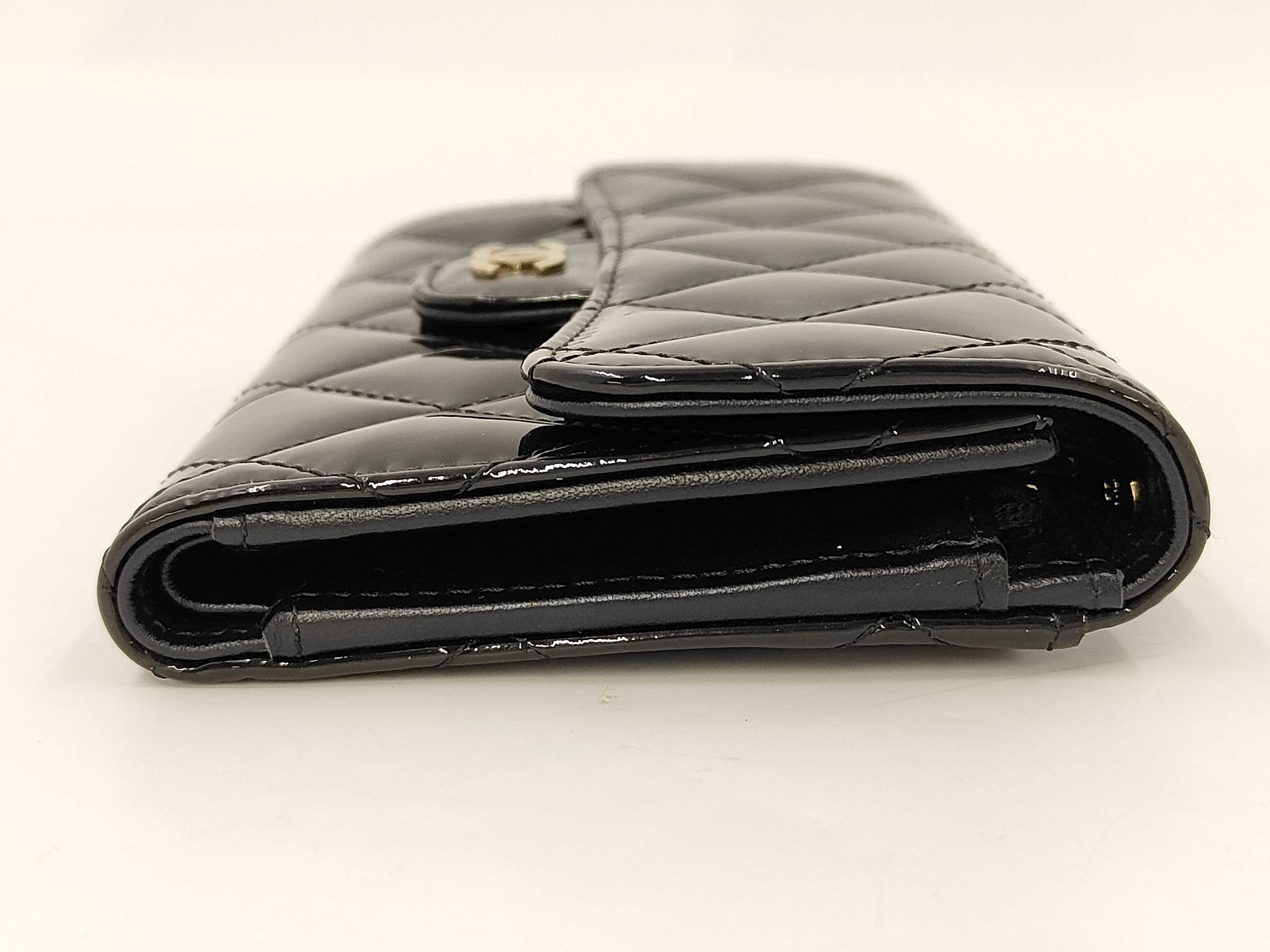 Matelassé Tri-fold Wallet, Patent Leather, 29153669 — view 4