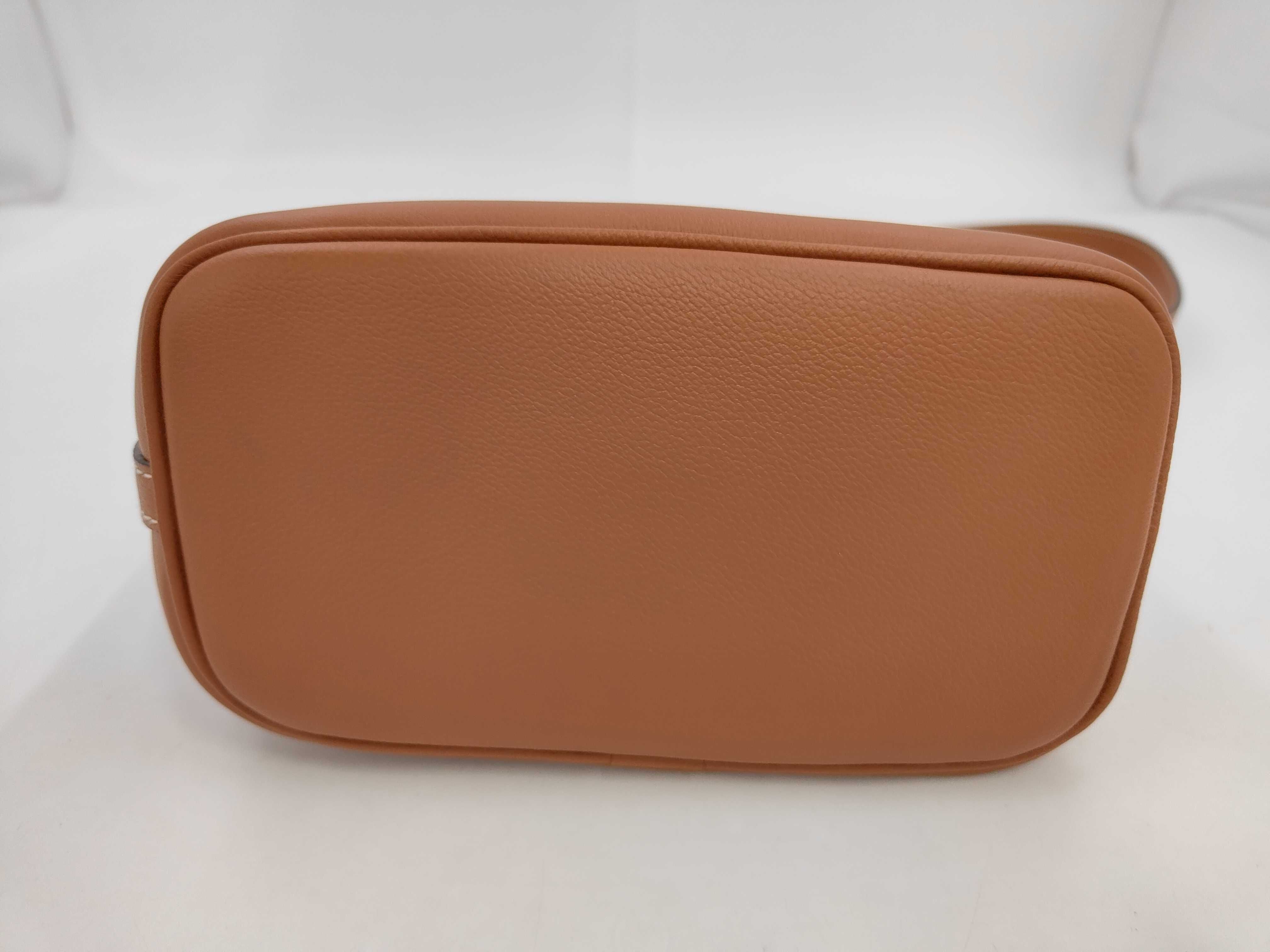 【Excellent Condition】 Calf Leather Lock & Walk M24165 RFID Shoulder Bag — view 3