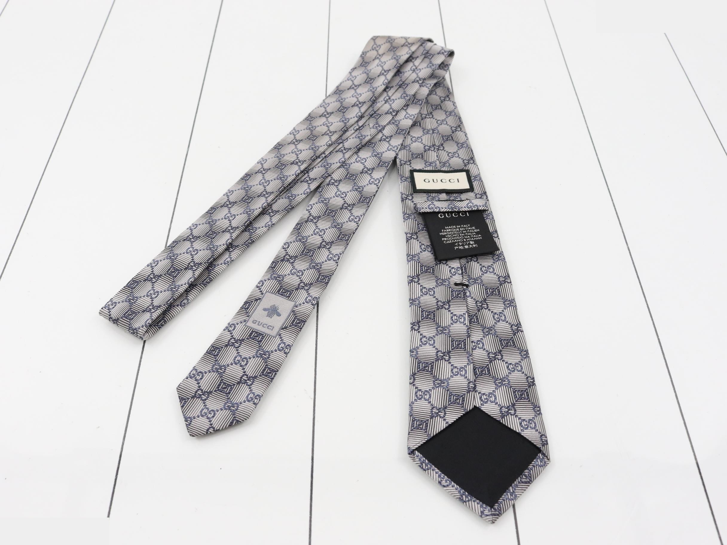 silk tie, GG pattern, bee design. — view 2