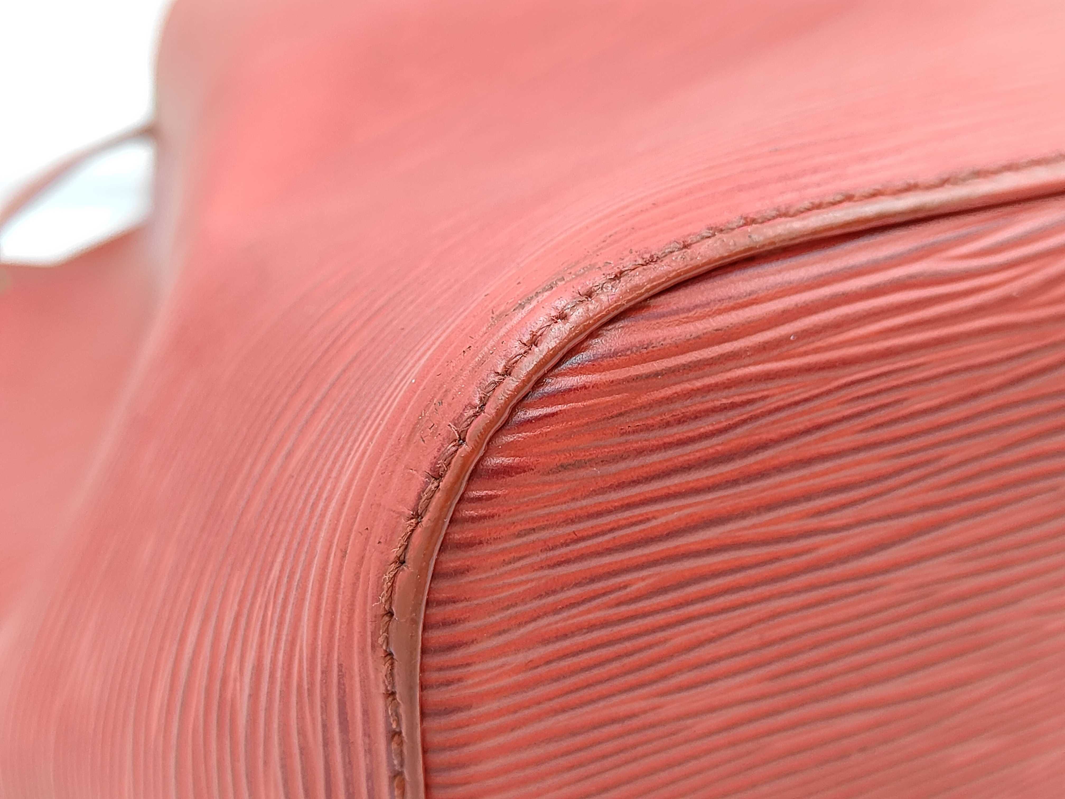 Epi Petit Noé Red Shoulder Bag — view 6