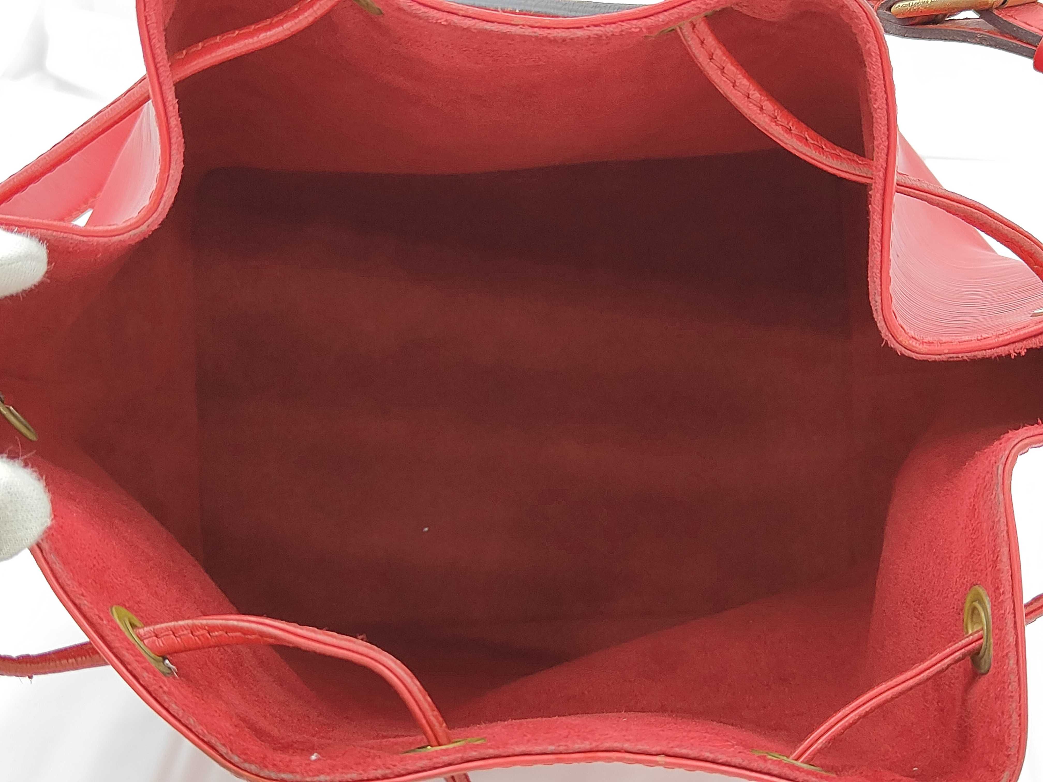 Epi Petit Noé Red Shoulder Bag — view 9