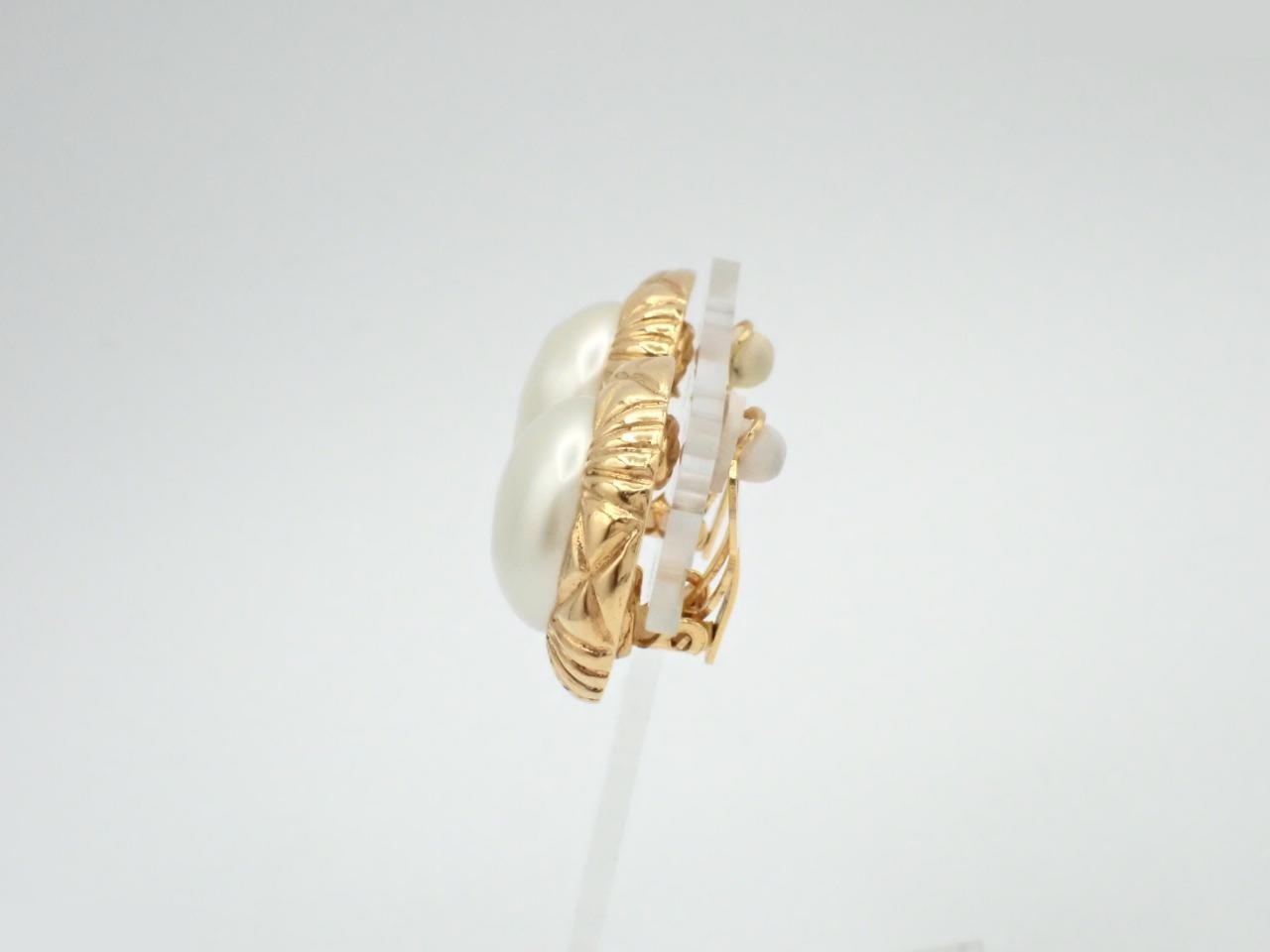 Pearl Round Gold Earrings — view 3