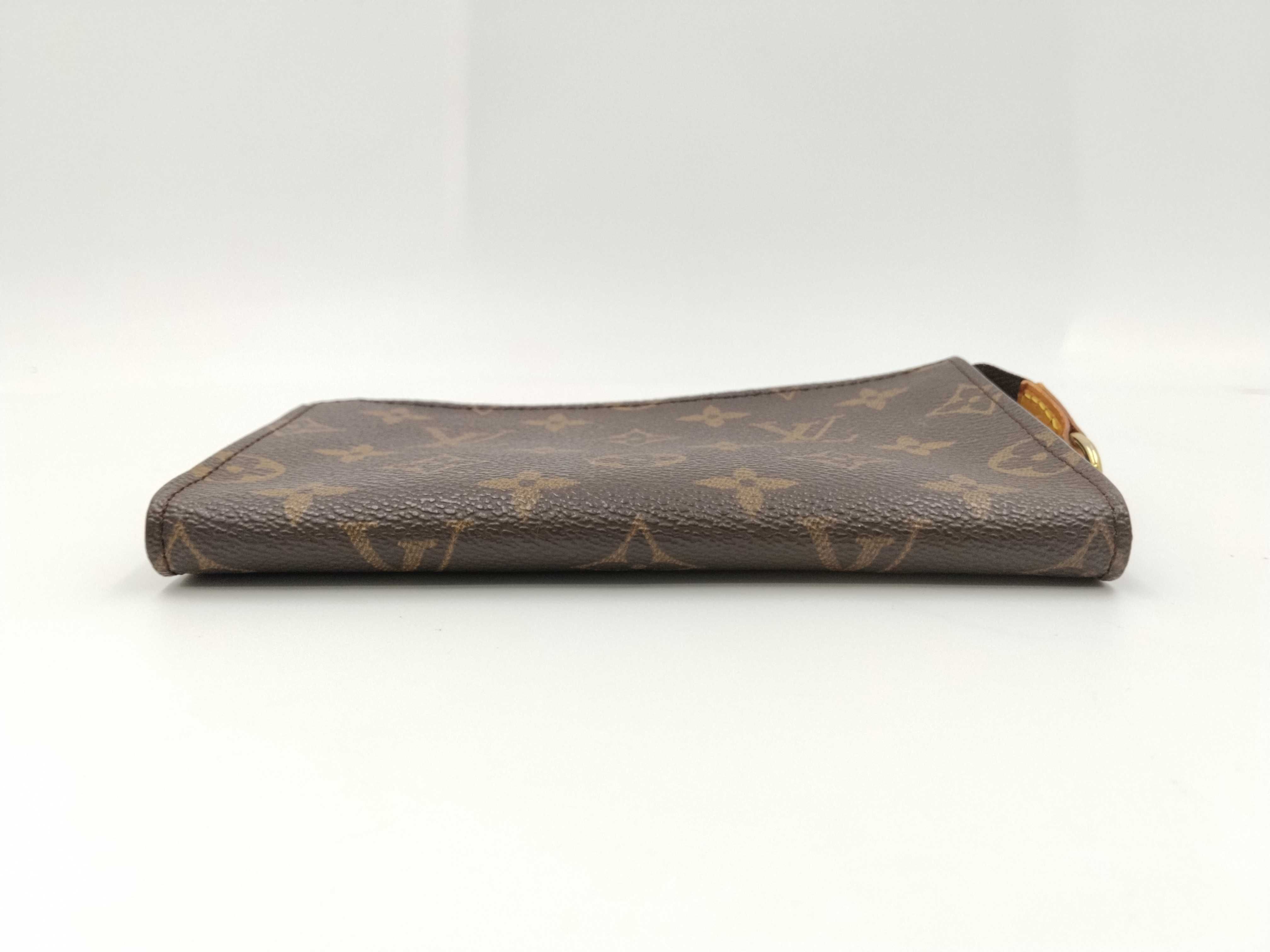 Monogram Bucket PM with attached pouch FL0061 Pouch — view 11