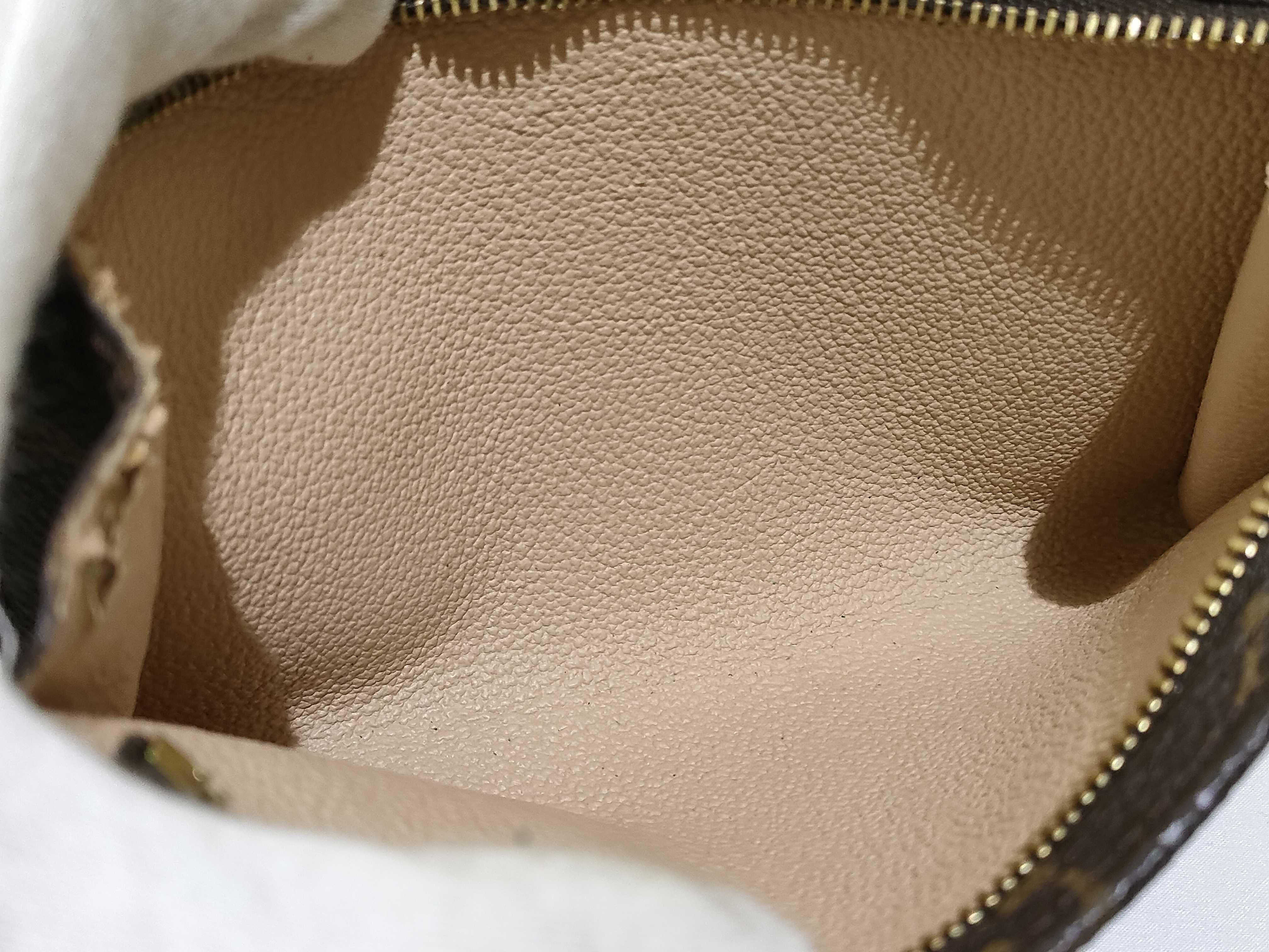 Monogram Bucket PM with attached pouch FL0061 Pouch — view 8