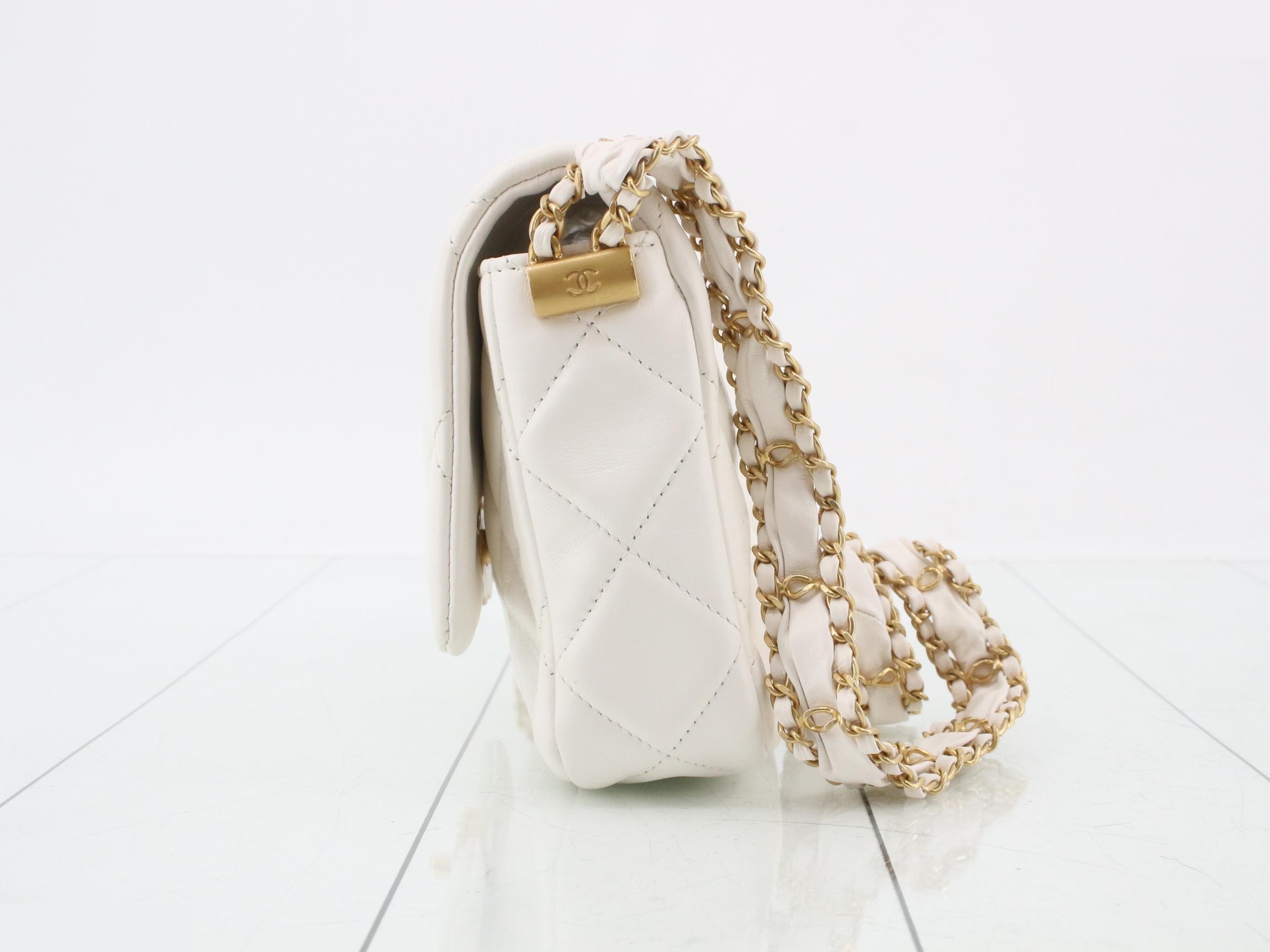 19 Leather Chain Shoulder Bag, White — view 3