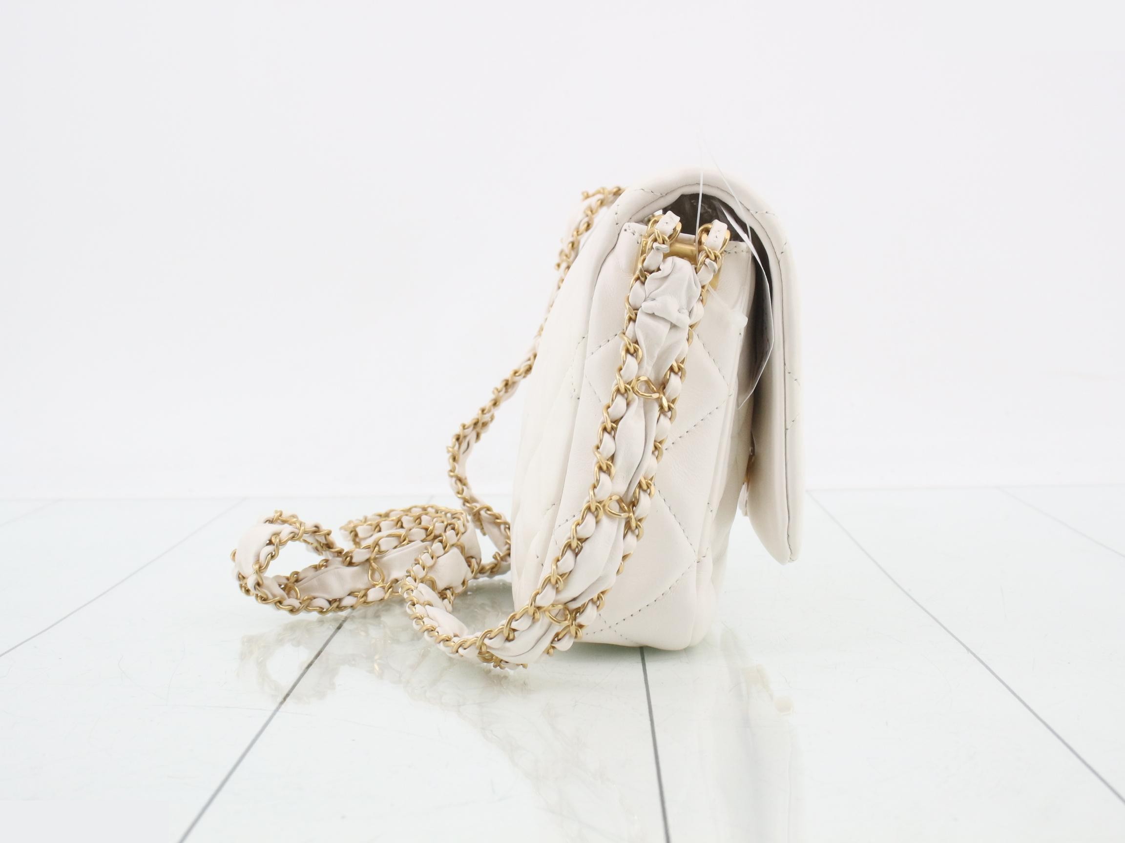 19 Leather Chain Shoulder Bag, White — view 4