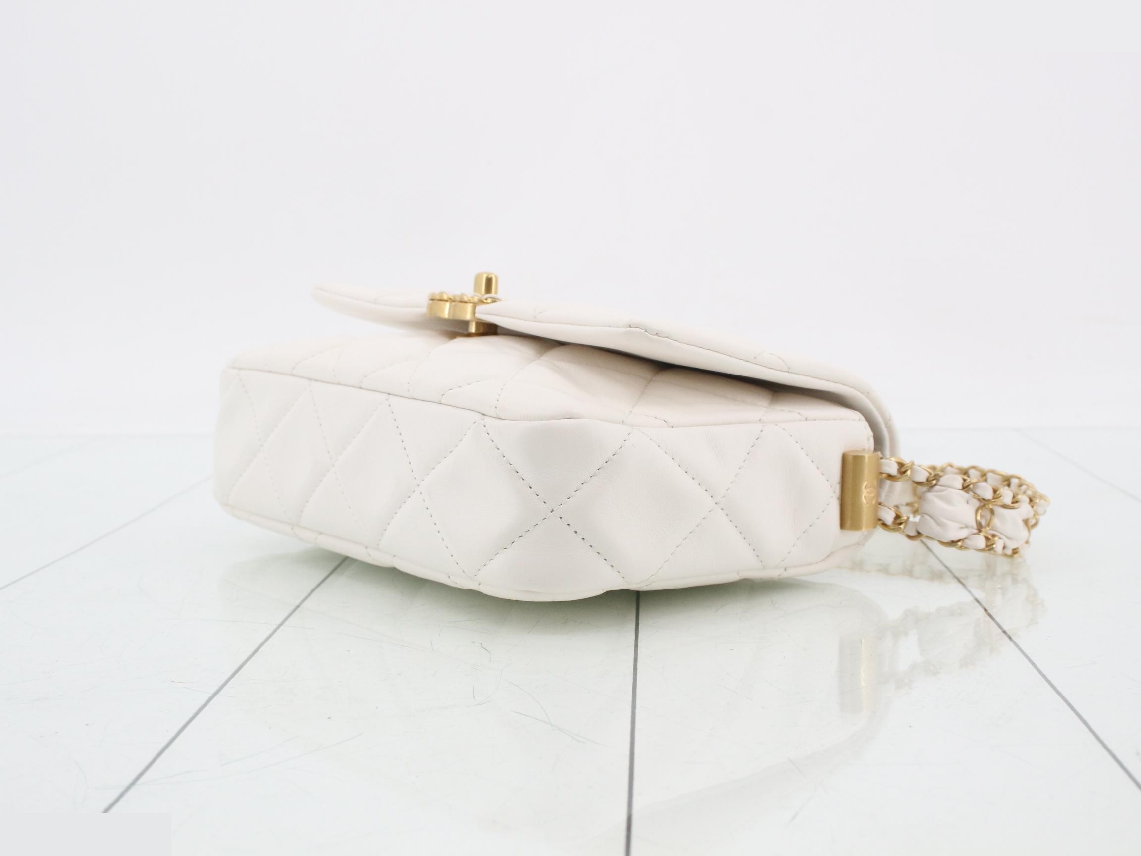 19 Leather Chain Shoulder Bag, White — view 6