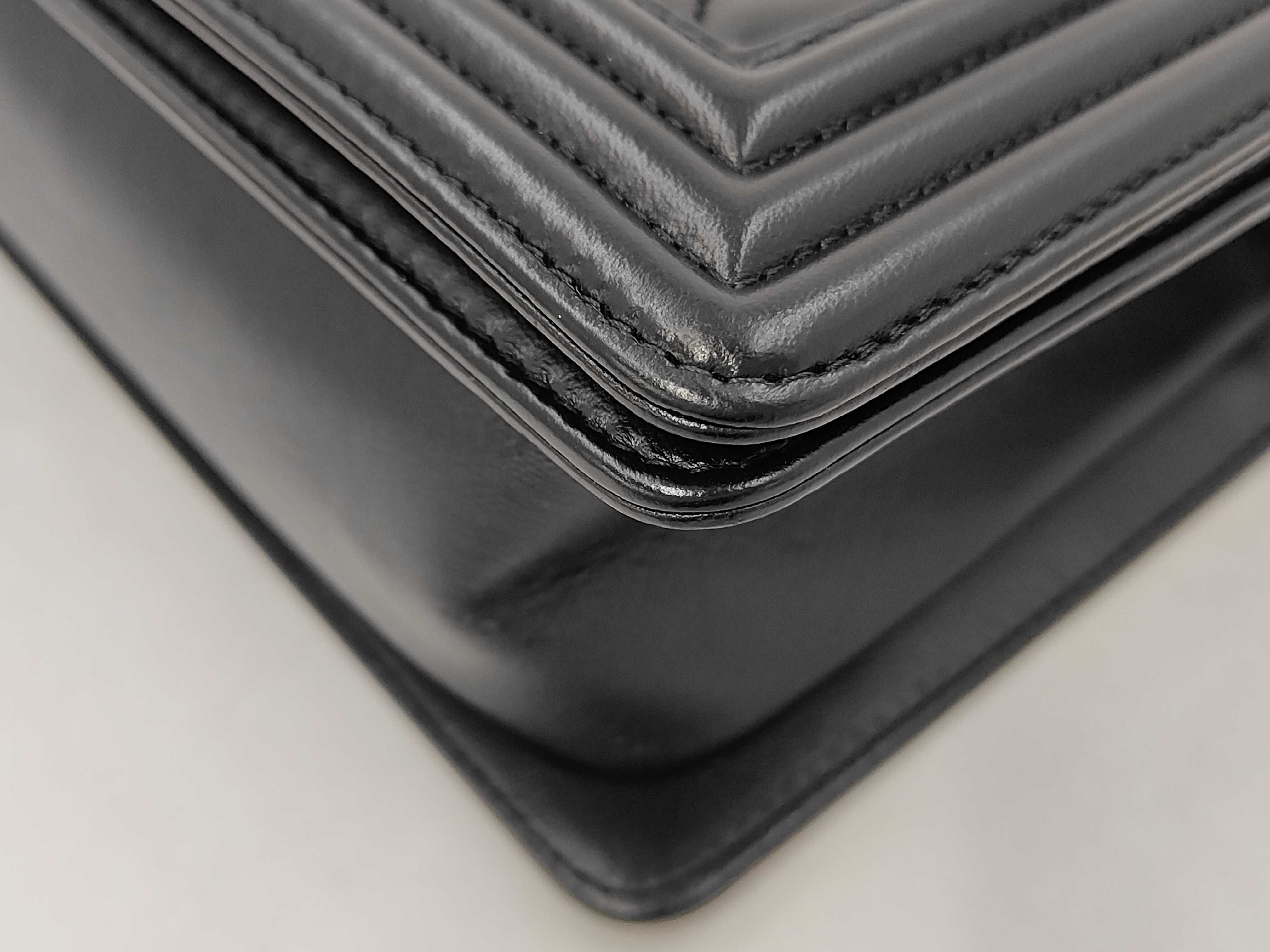 Boy Chanel 25 Lambskin Shoulder Bag — view 4