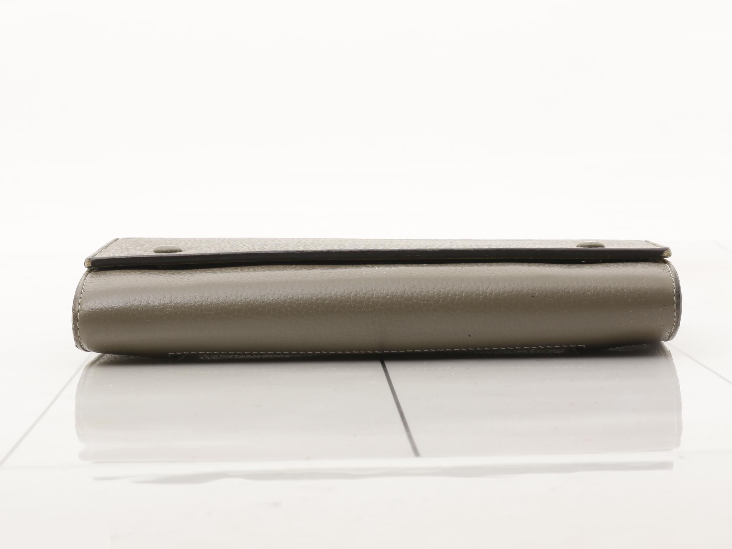 wallet — view 3