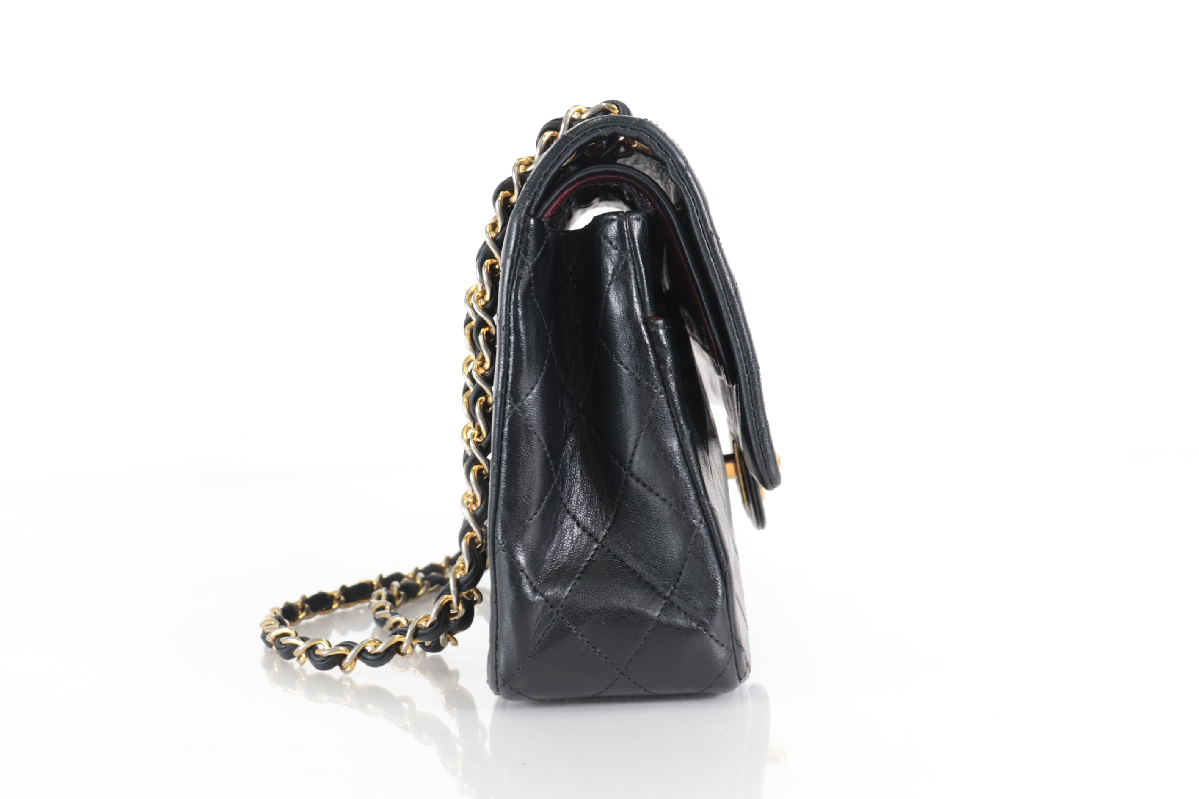 Double Flap 25 Lamb Chain Shoulder Bag (Series 1) — view 3