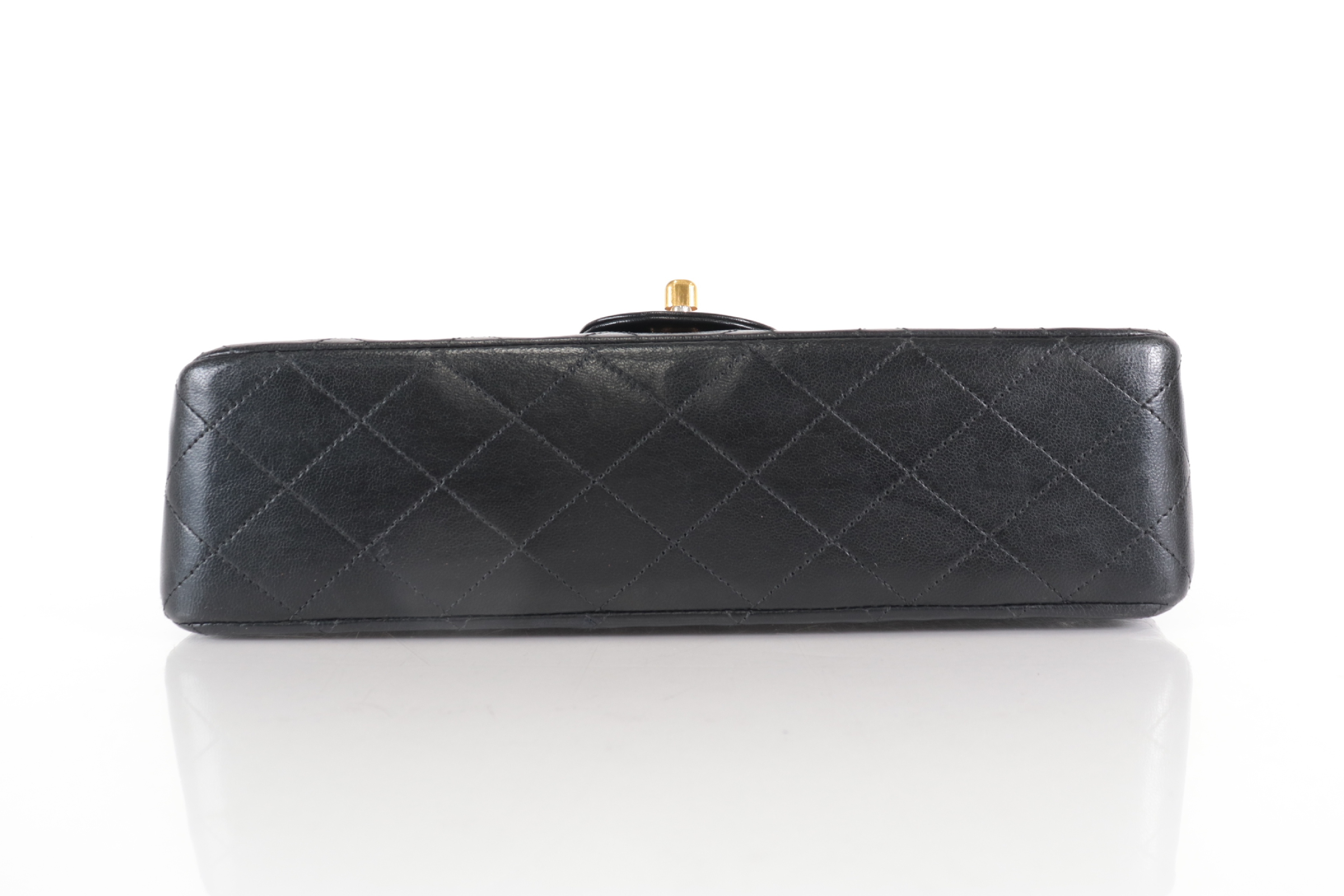 Double Flap 25 Lamb Chain Shoulder Bag (Series 1) — view 6