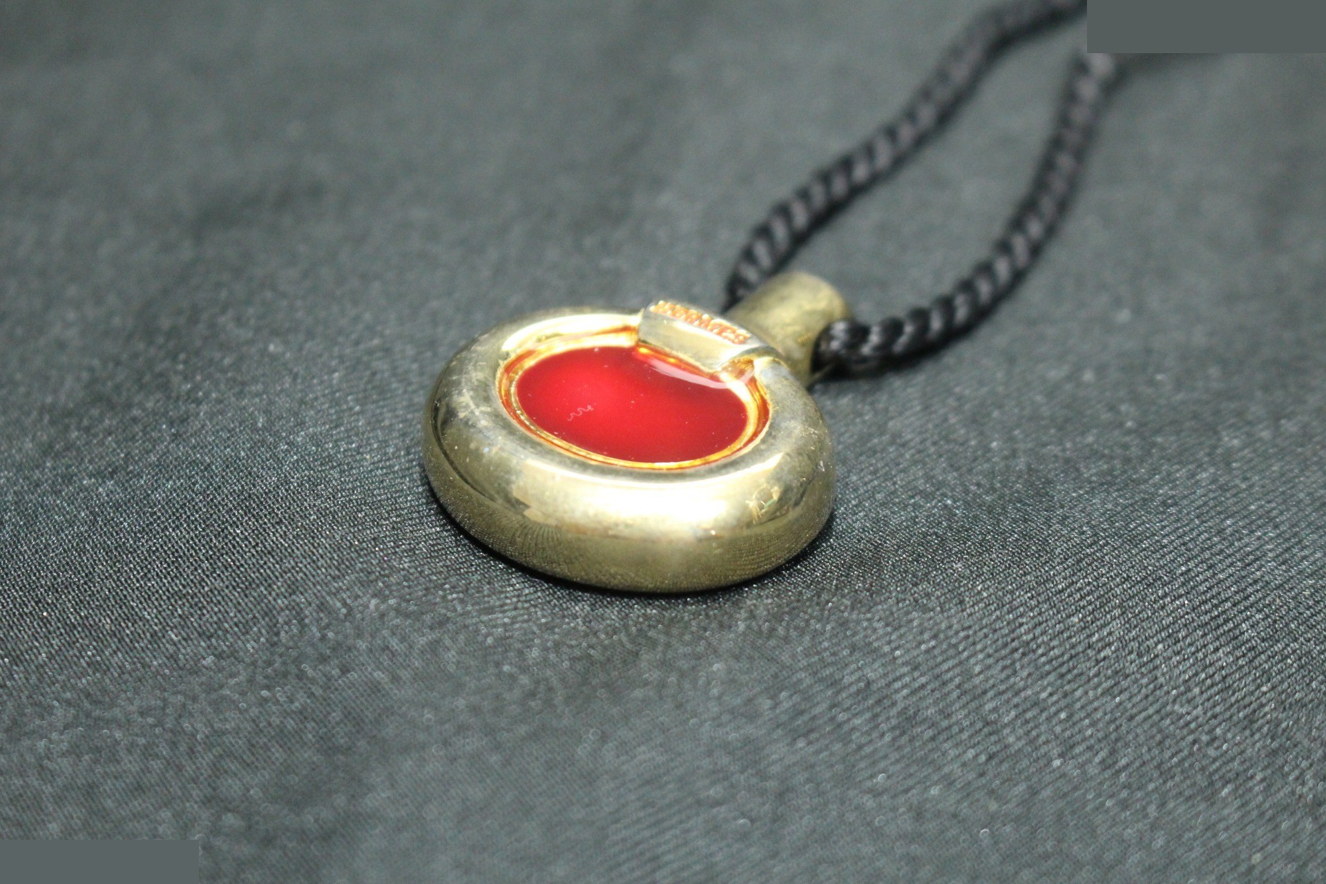 Perfume bottle necklace, approximately 70cm around the neck. — view 4
