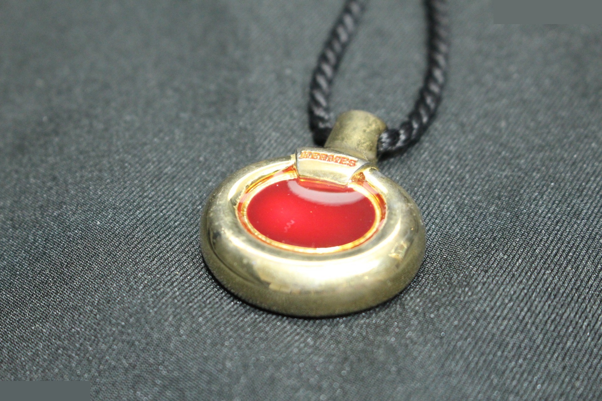 Perfume bottle necklace, approximately 70cm around the neck. — view 5