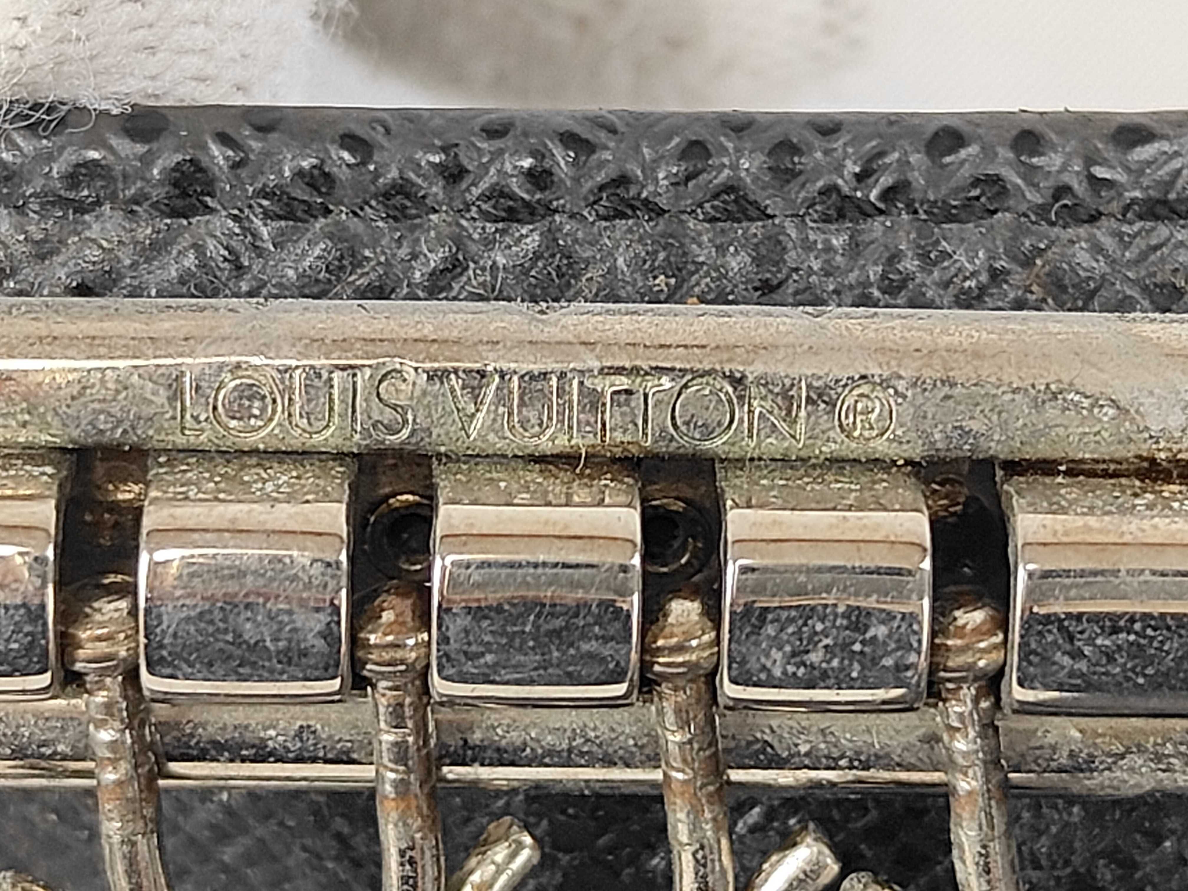 Taiga Multicles 4 Key Case — view 12