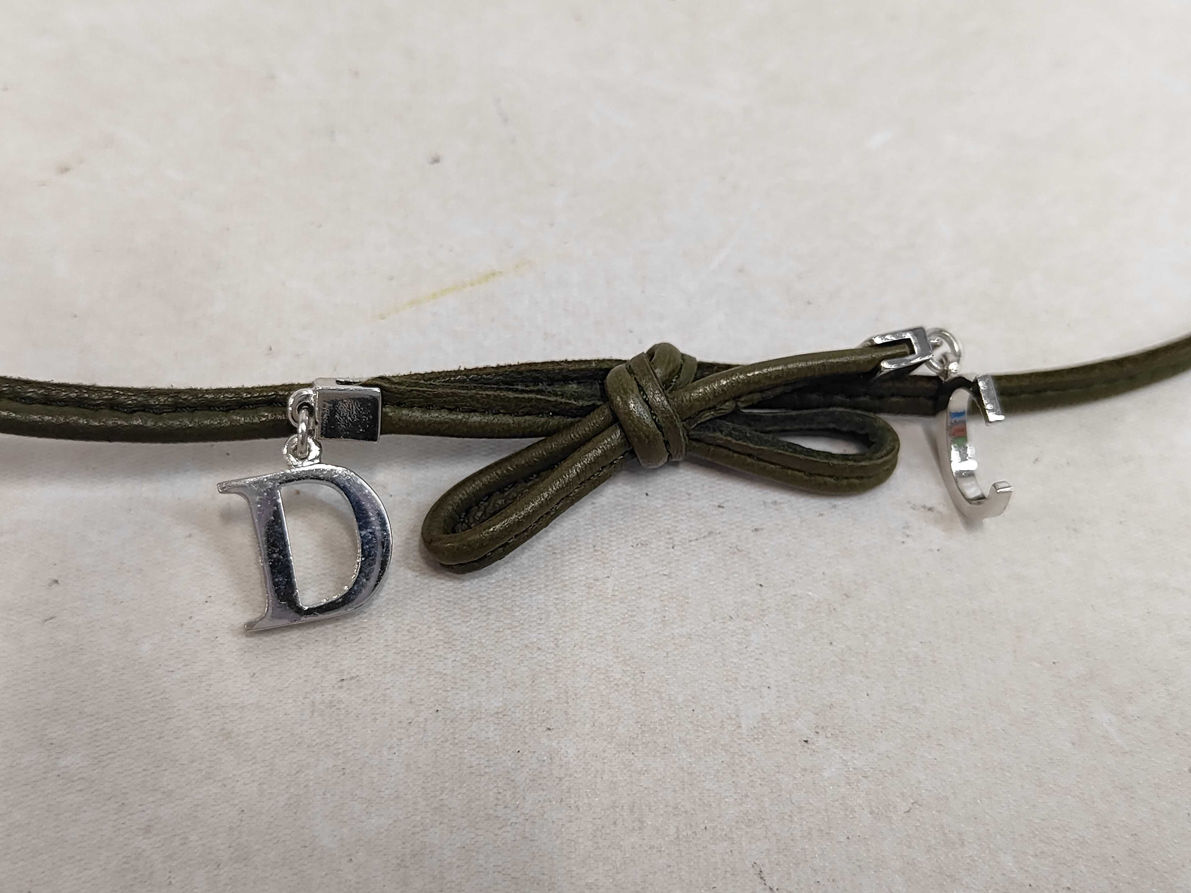 choker necklace — view 2