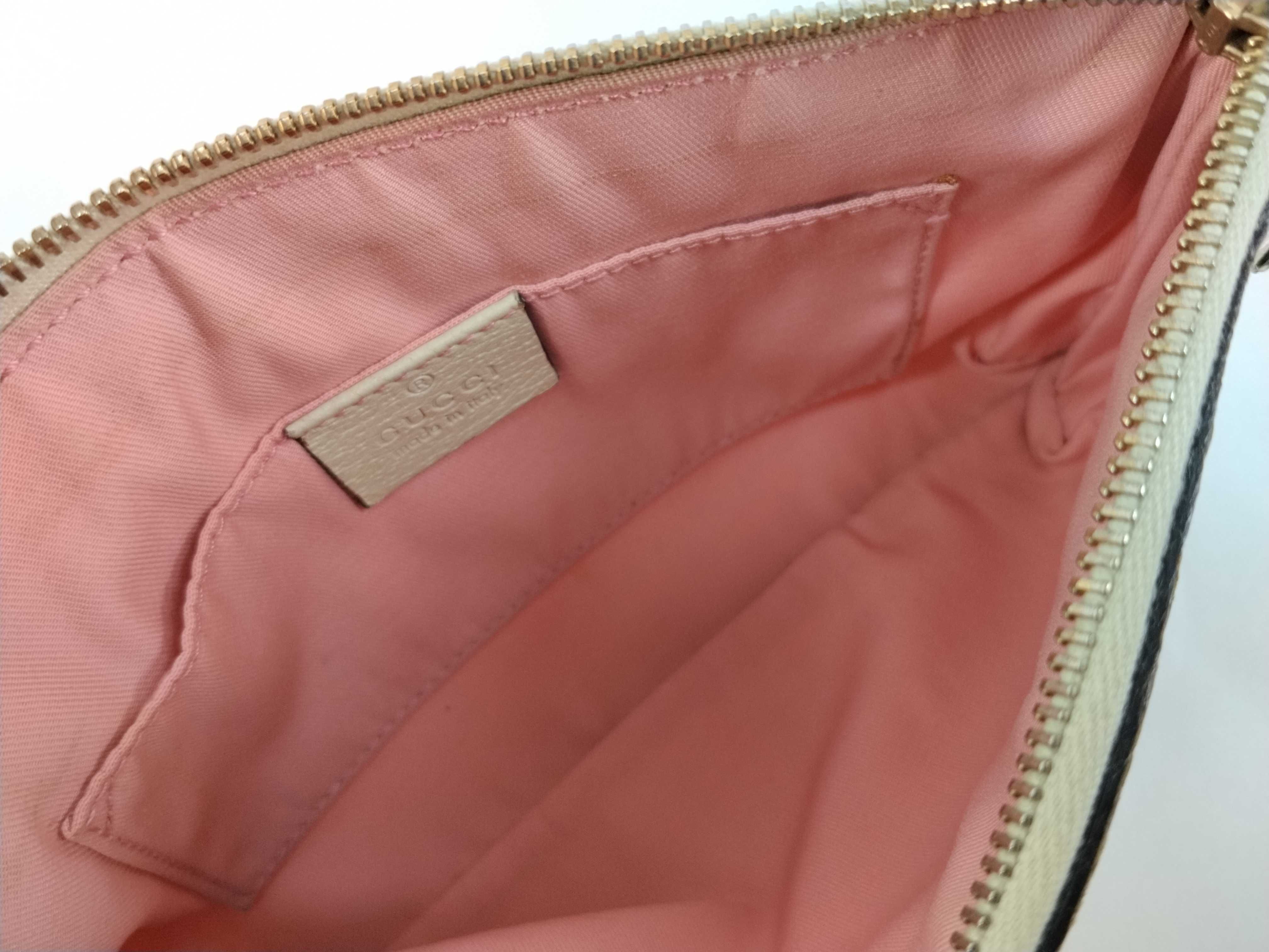 GG Canvas Gucci Accessory Pouch Handbag 45970 Pouch — view 11