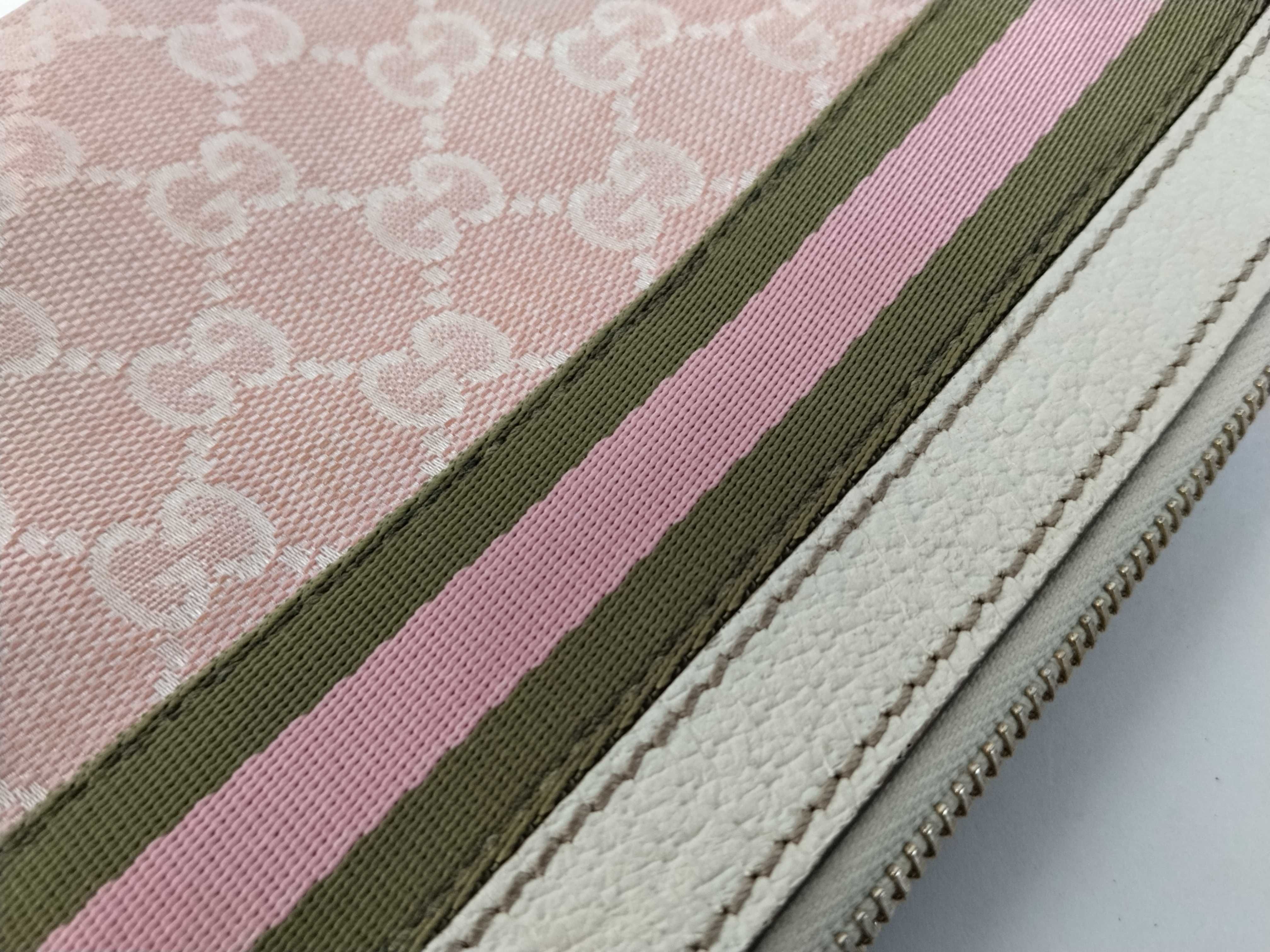 GG Canvas Gucci Accessory Pouch Handbag 45970 Pouch — view 14