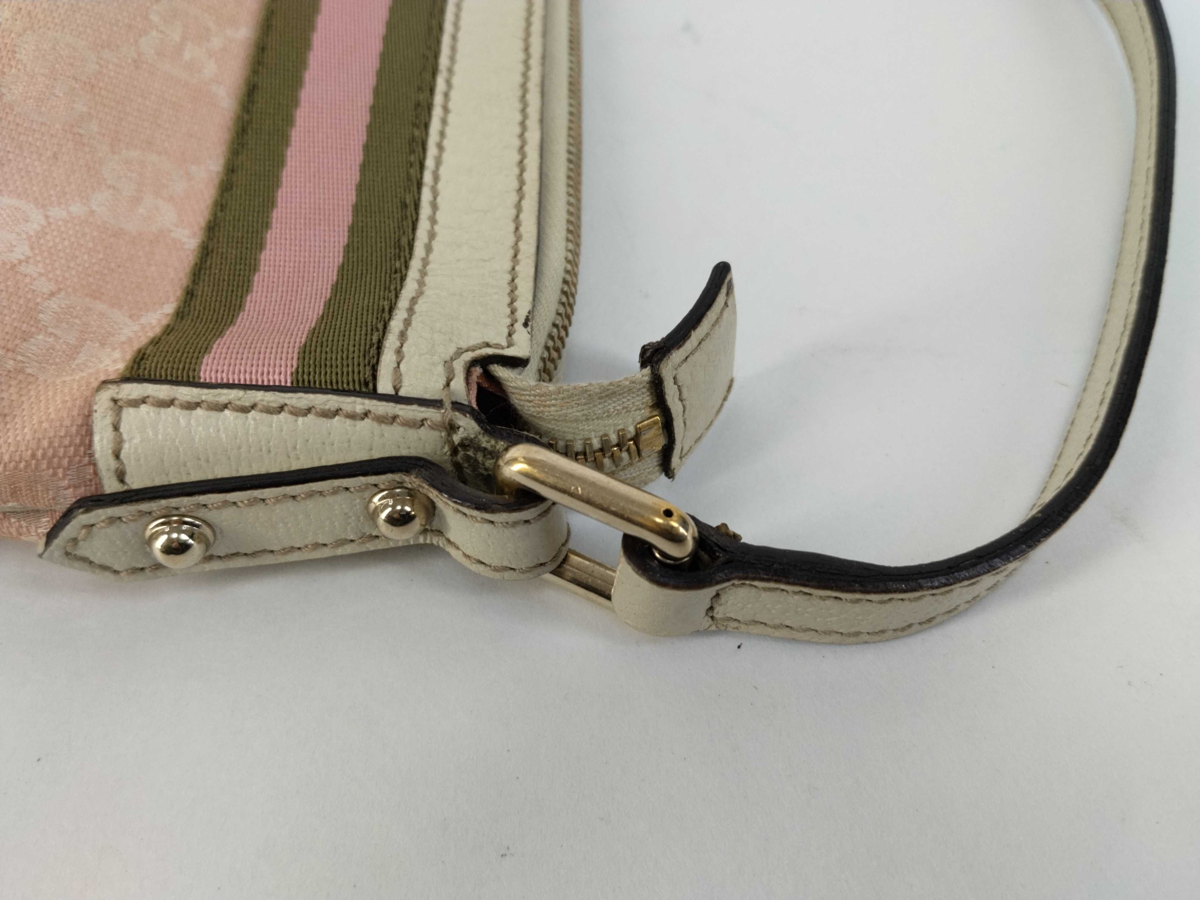 GG Canvas Gucci Accessory Pouch Handbag 45970 Pouch — view 5