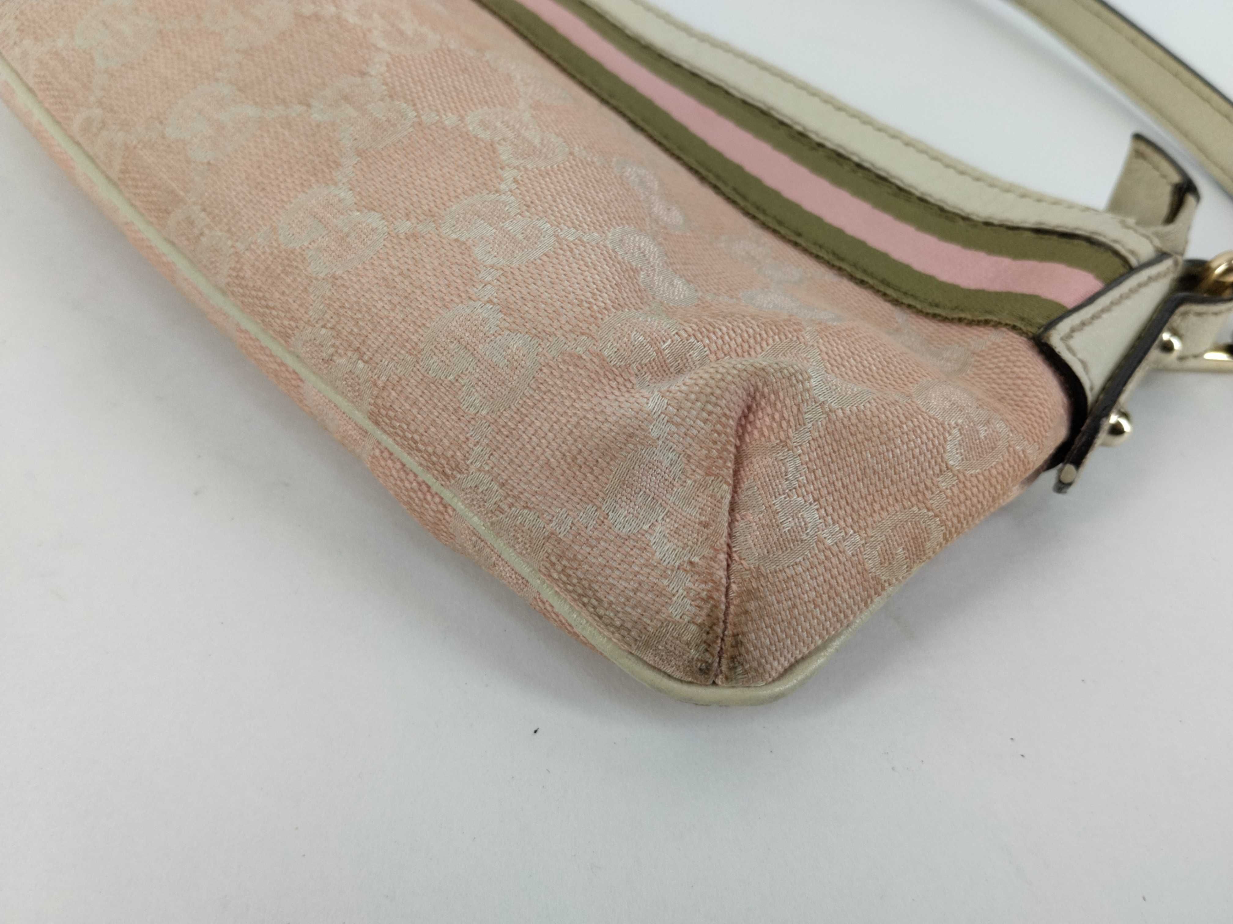 GG Canvas Gucci Accessory Pouch Handbag 45970 Pouch — view 6