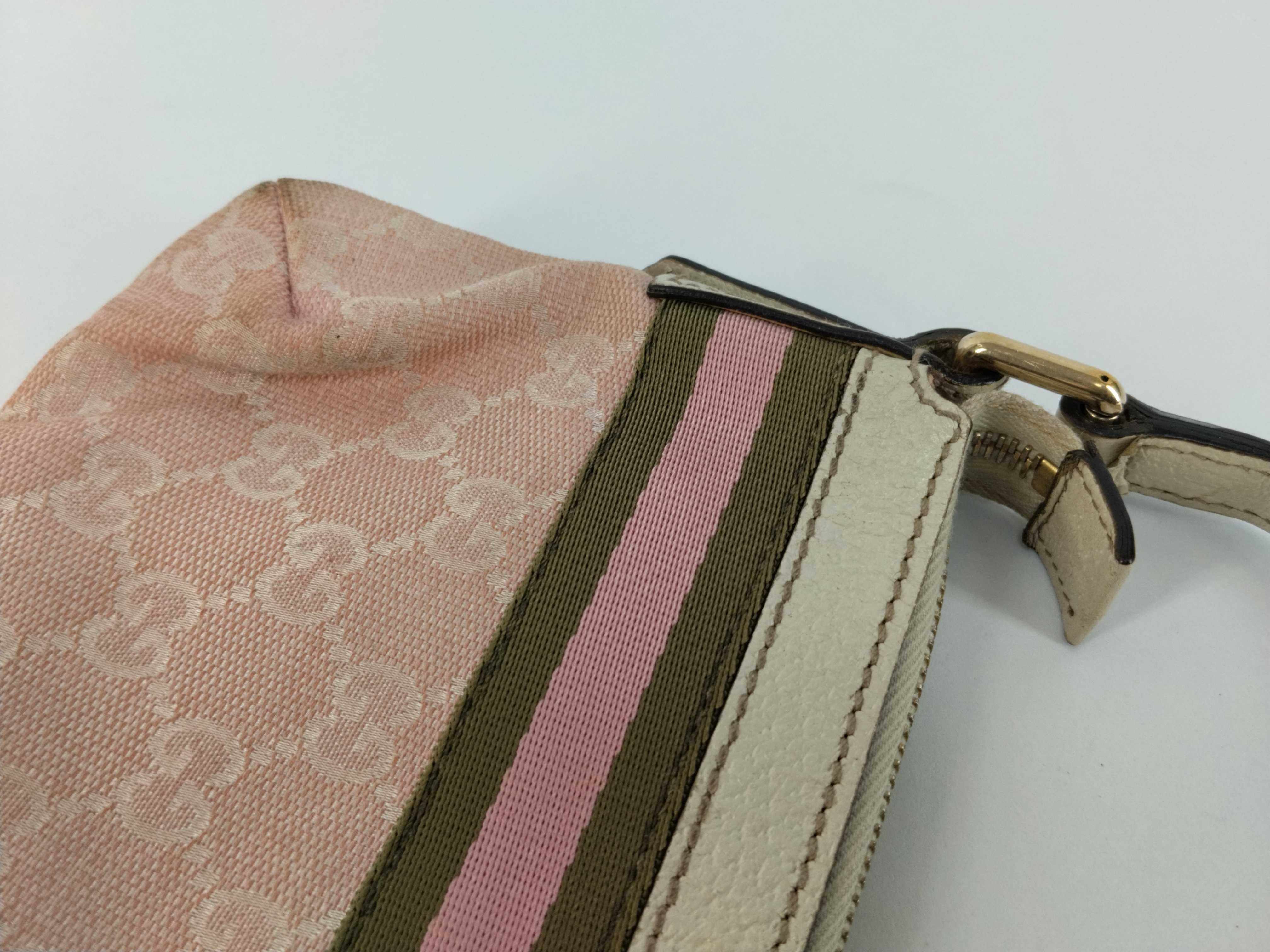 GG Canvas Gucci Accessory Pouch Handbag 45970 Pouch — view 9