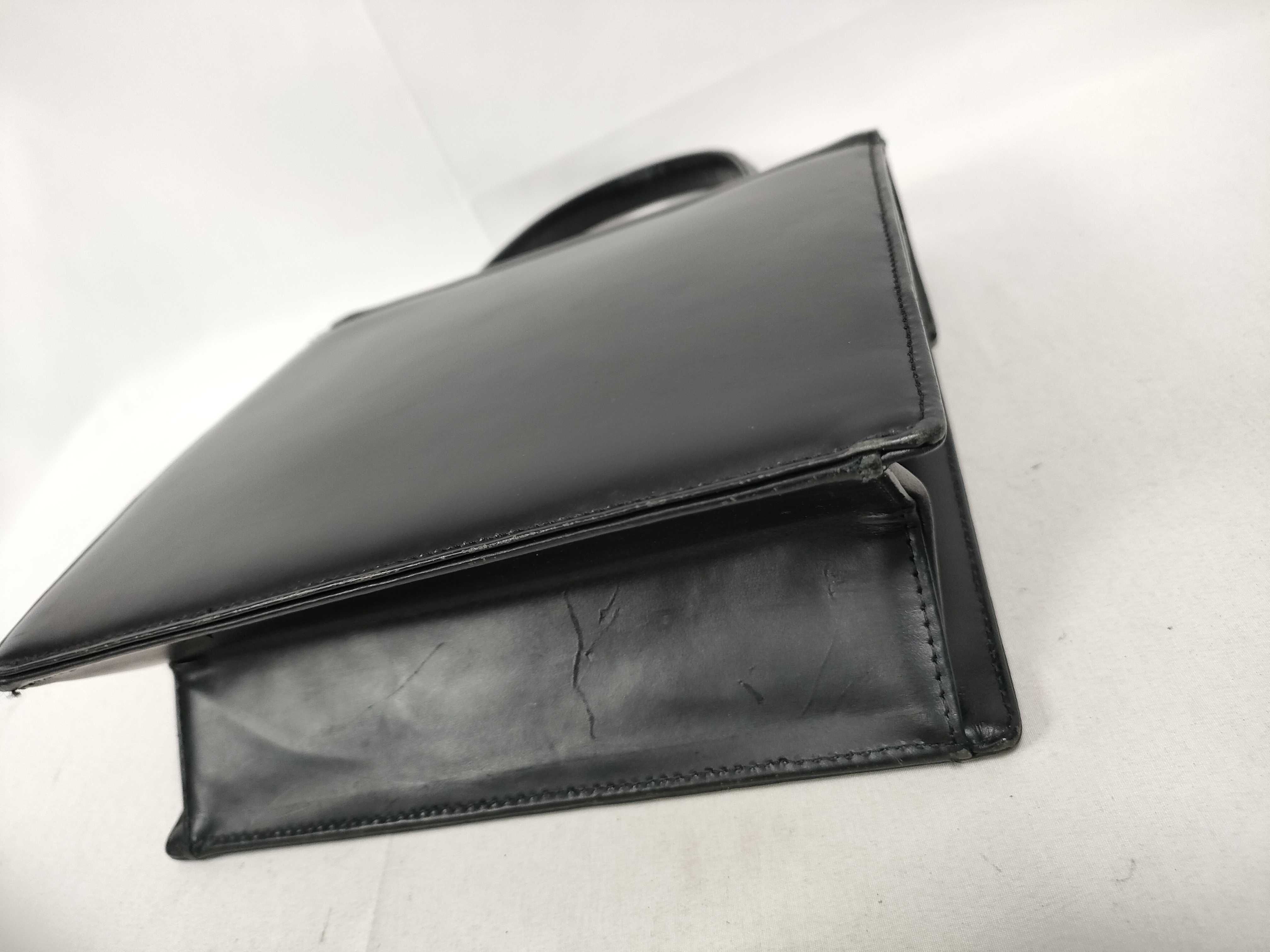 4G Gold Hardware Handbag — view 4