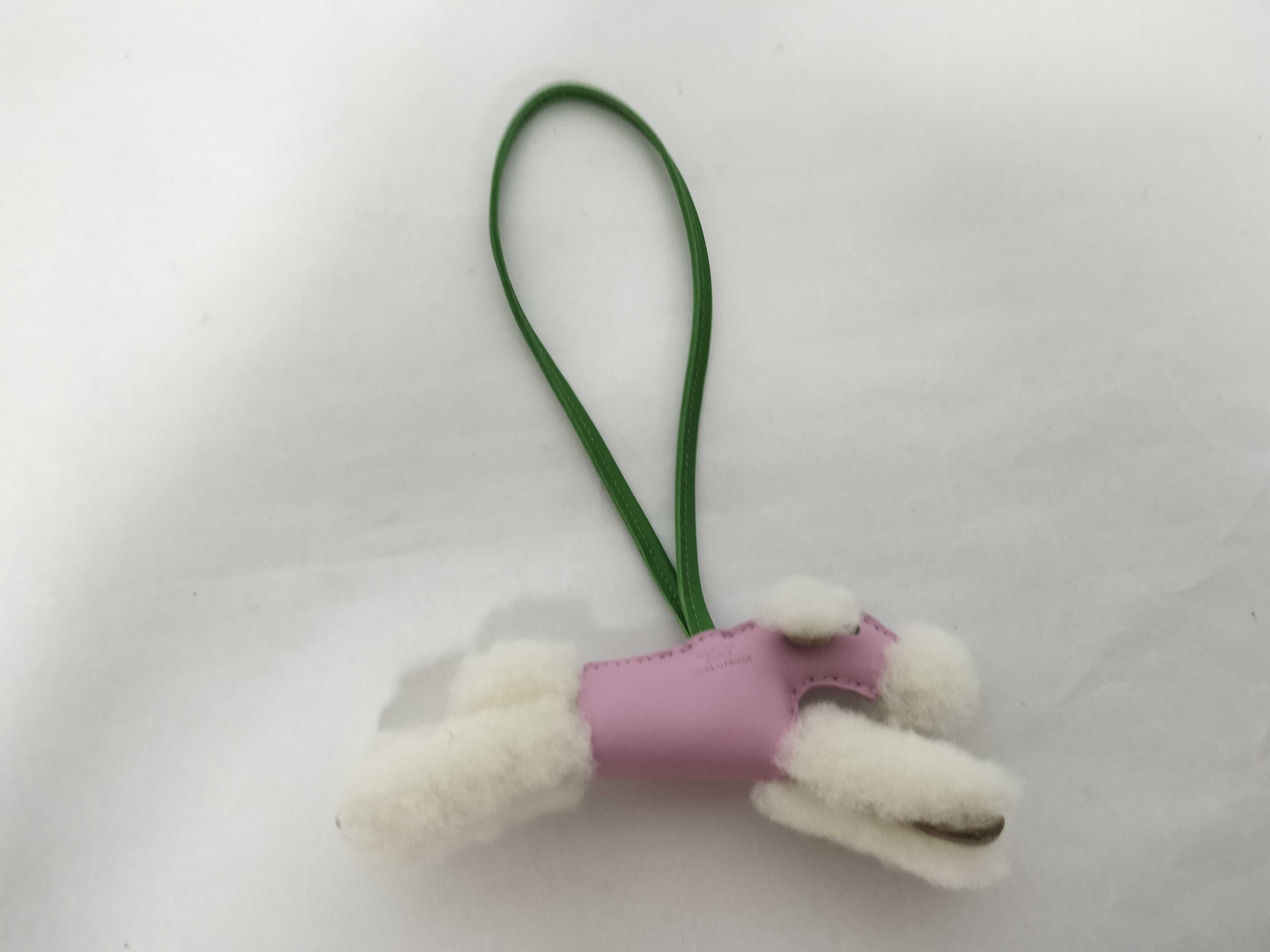 Charm Buddy Mauve Sylvestre/Vert Yucca Agneau Milo/Merino Mouton K Stamp Charm — view 2