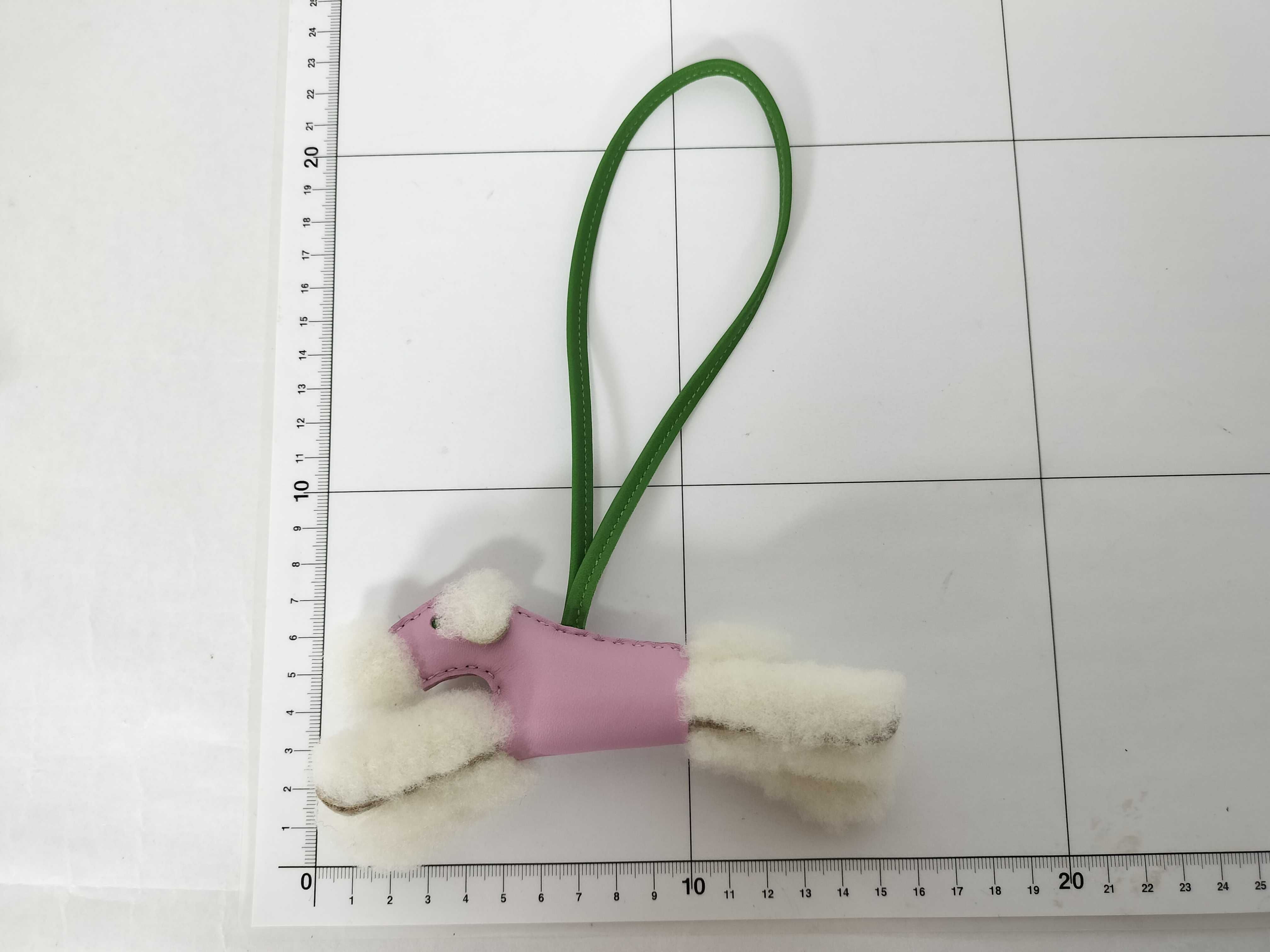 Charm Buddy Mauve Sylvestre/Vert Yucca Agneau Milo/Merino Mouton K Stamp Charm — view 3