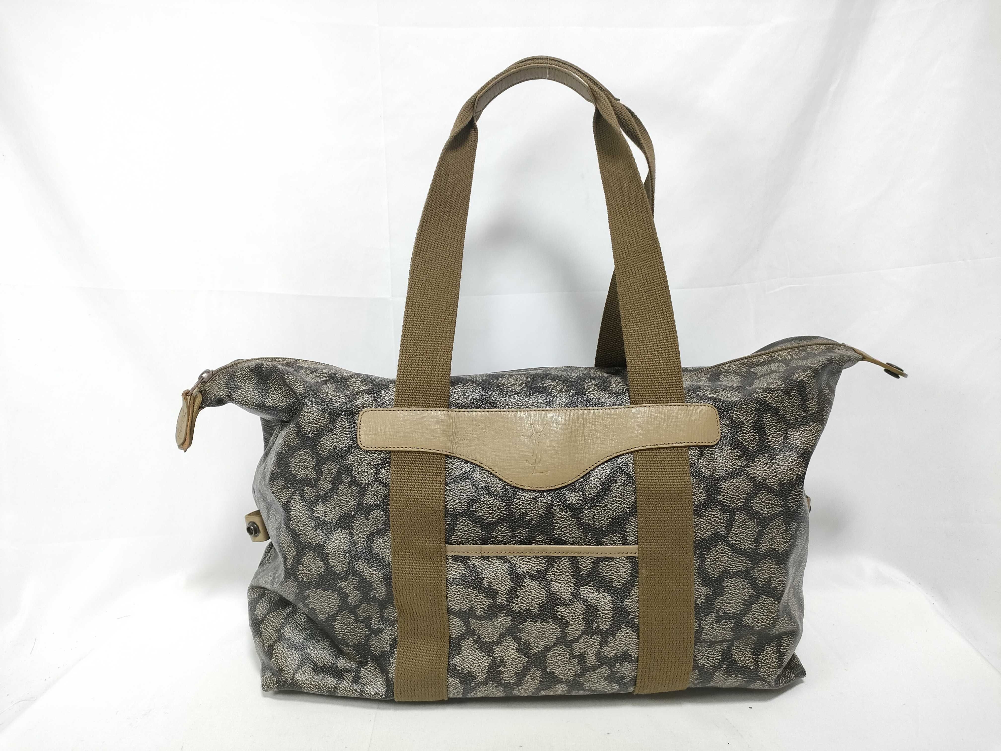 Giraffe Print All-Over Boston Bag