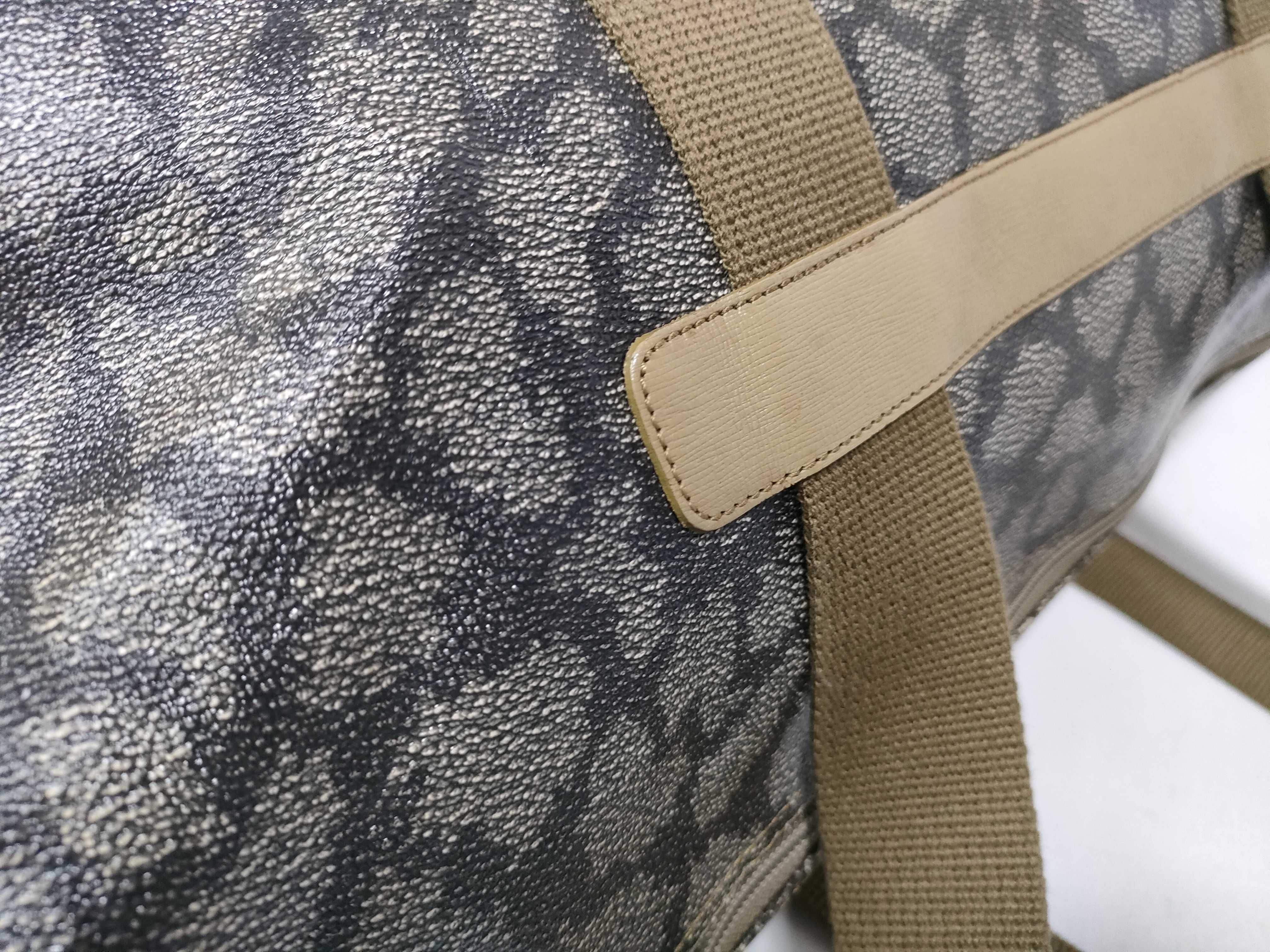 Giraffe Print All-Over Boston Bag — view 10