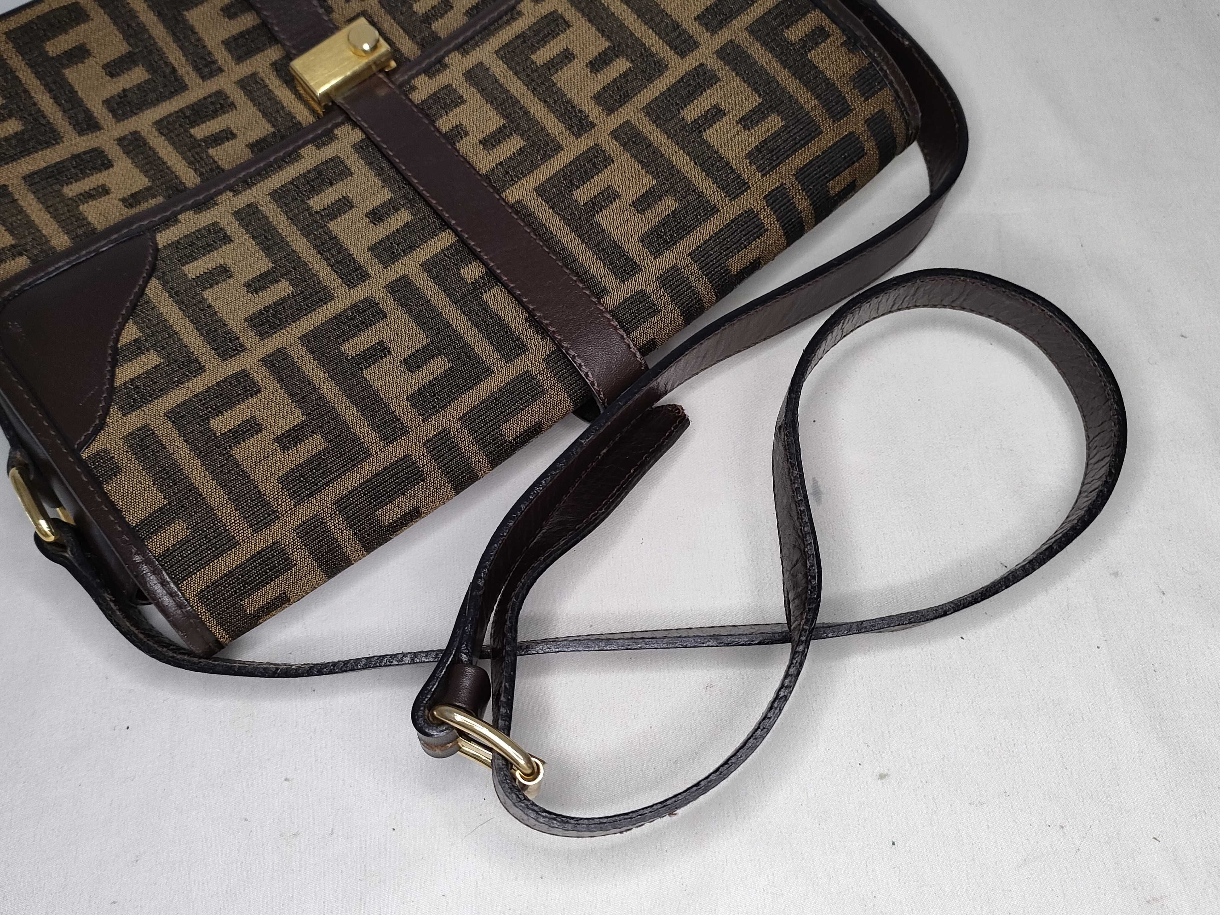 Zucca pattern Fendi Zucca shoulder bag with gold hardware — view 3