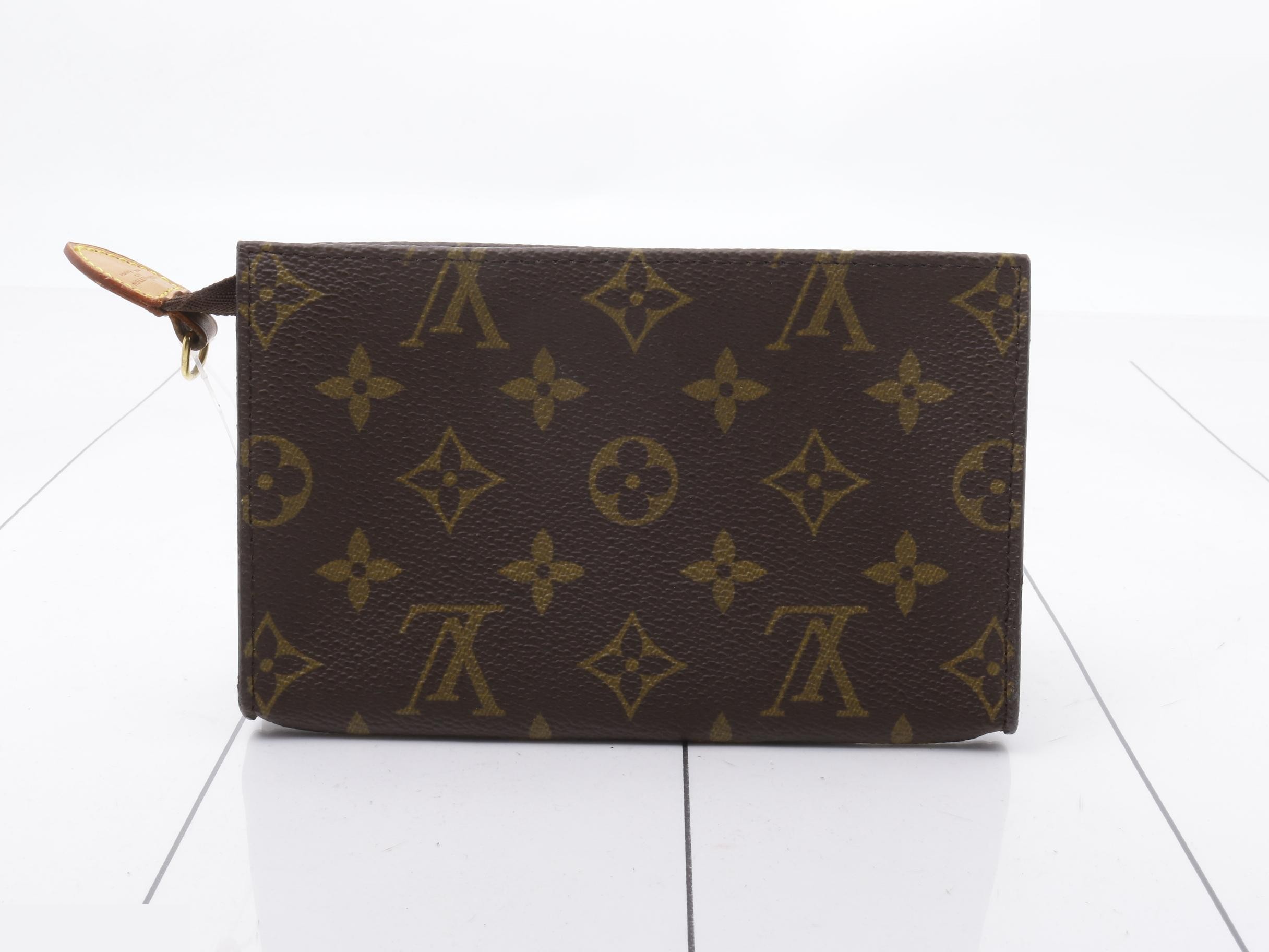 Monogram Bucket PM included pouch — view 2