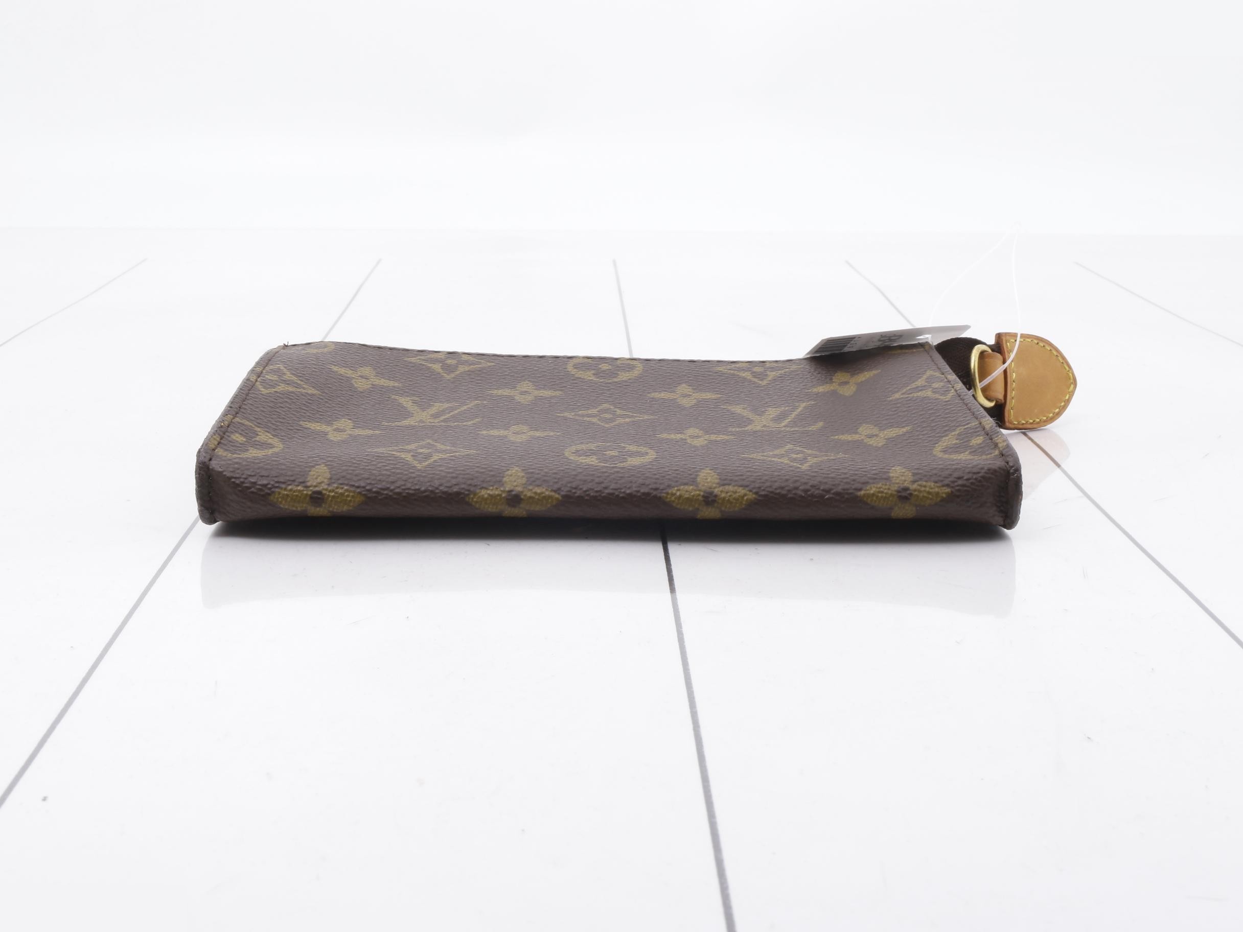 Monogram Bucket PM included pouch — view 3