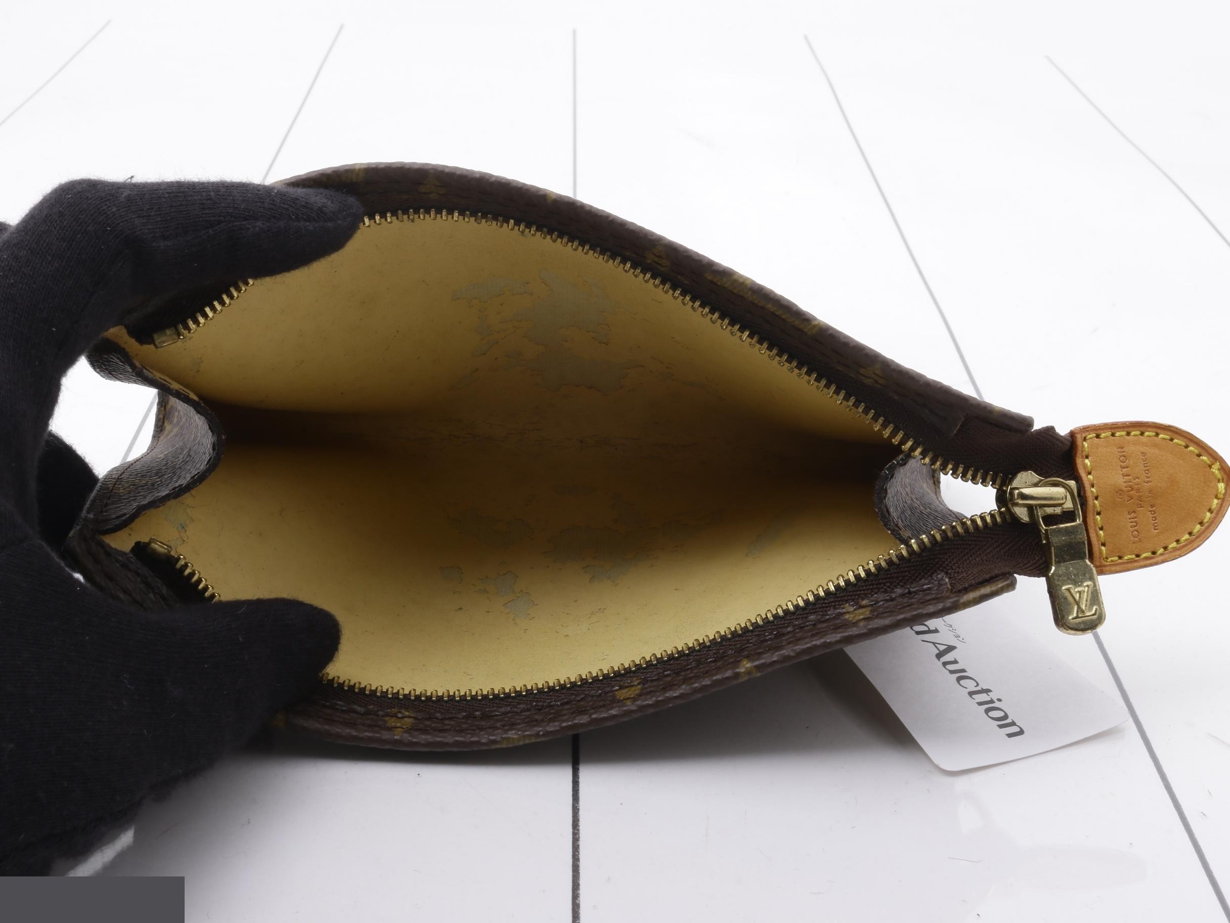 Monogram Bucket PM included pouch — view 4