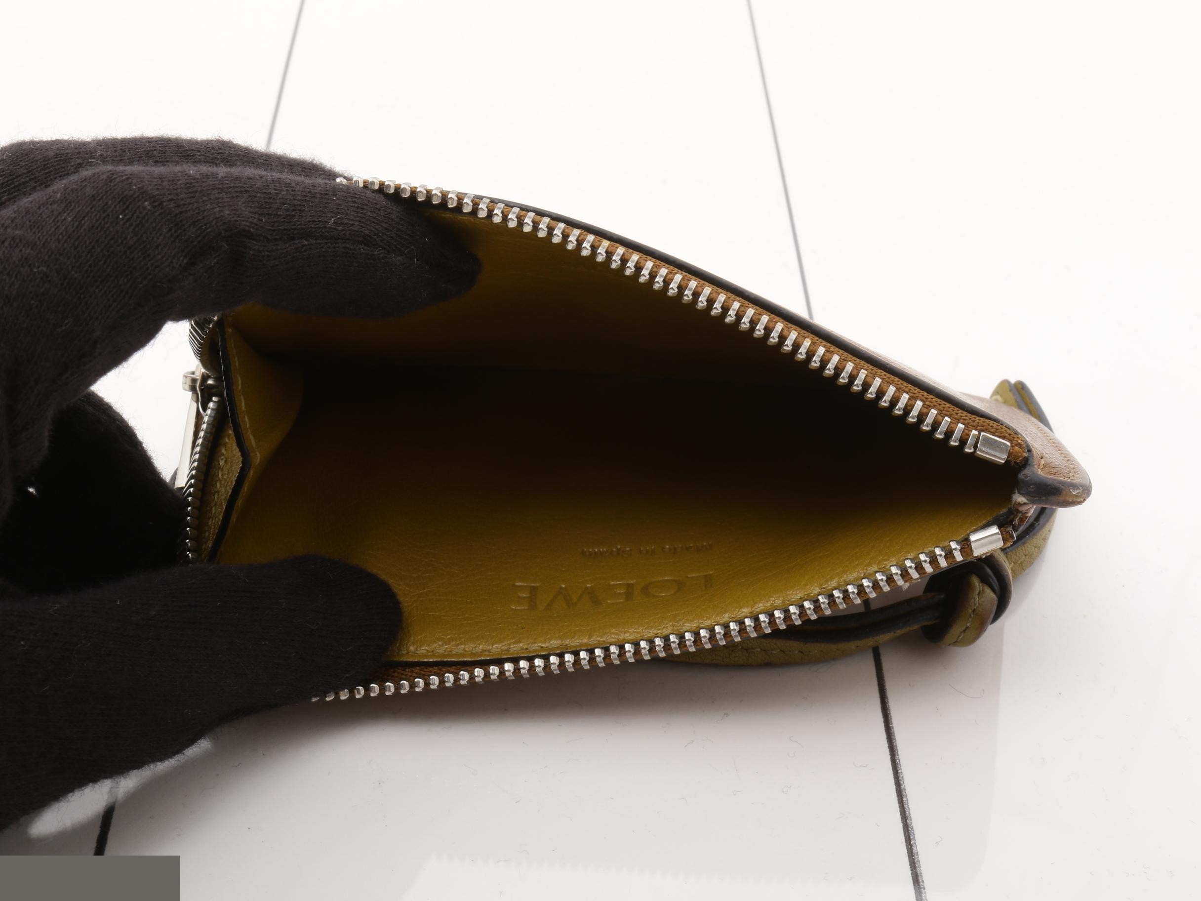 Coin case — view 4