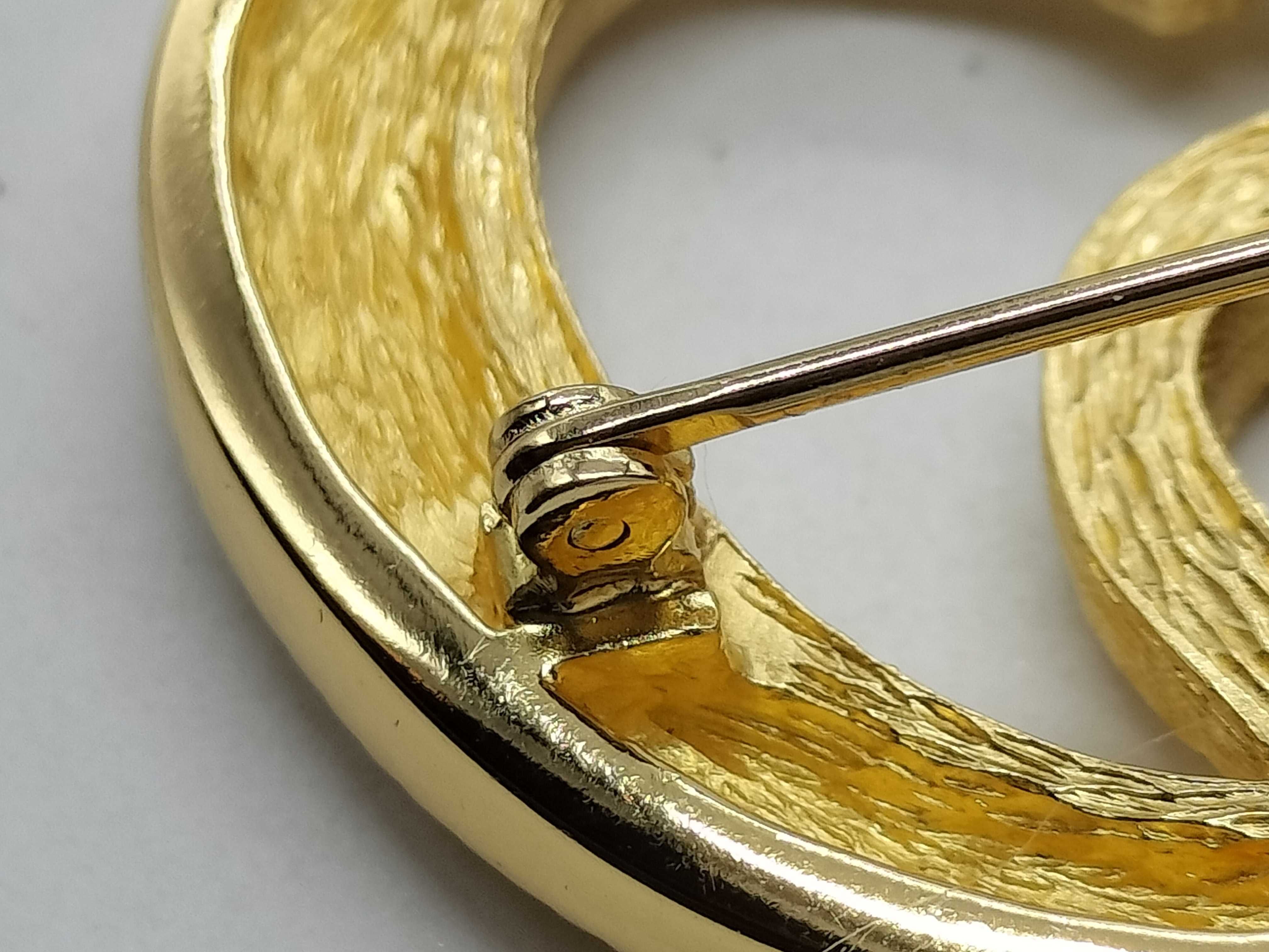 CD Brooch, Gold Color Brooch — view 7