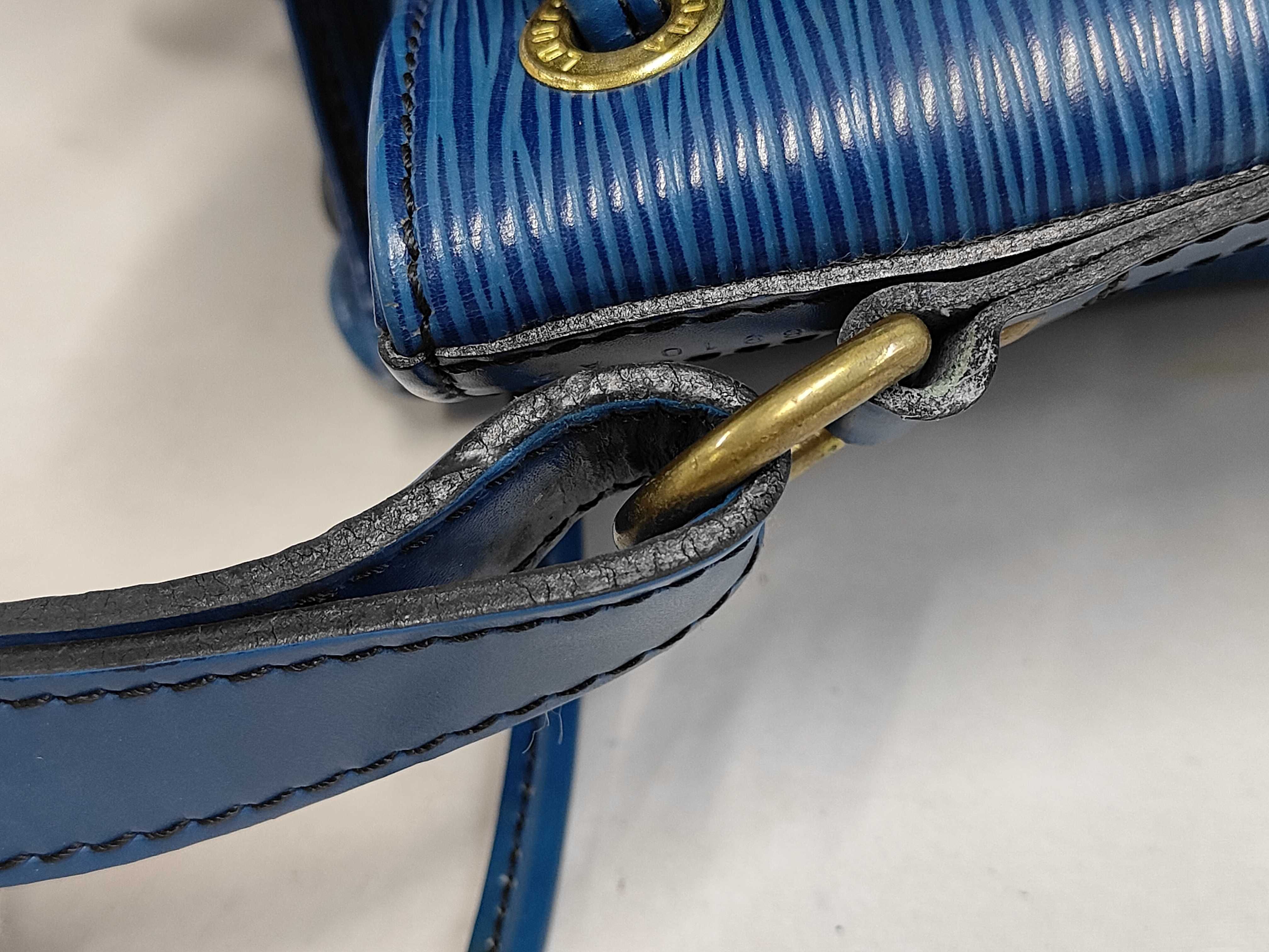 Epi Noé Shoulder Bag — view 7