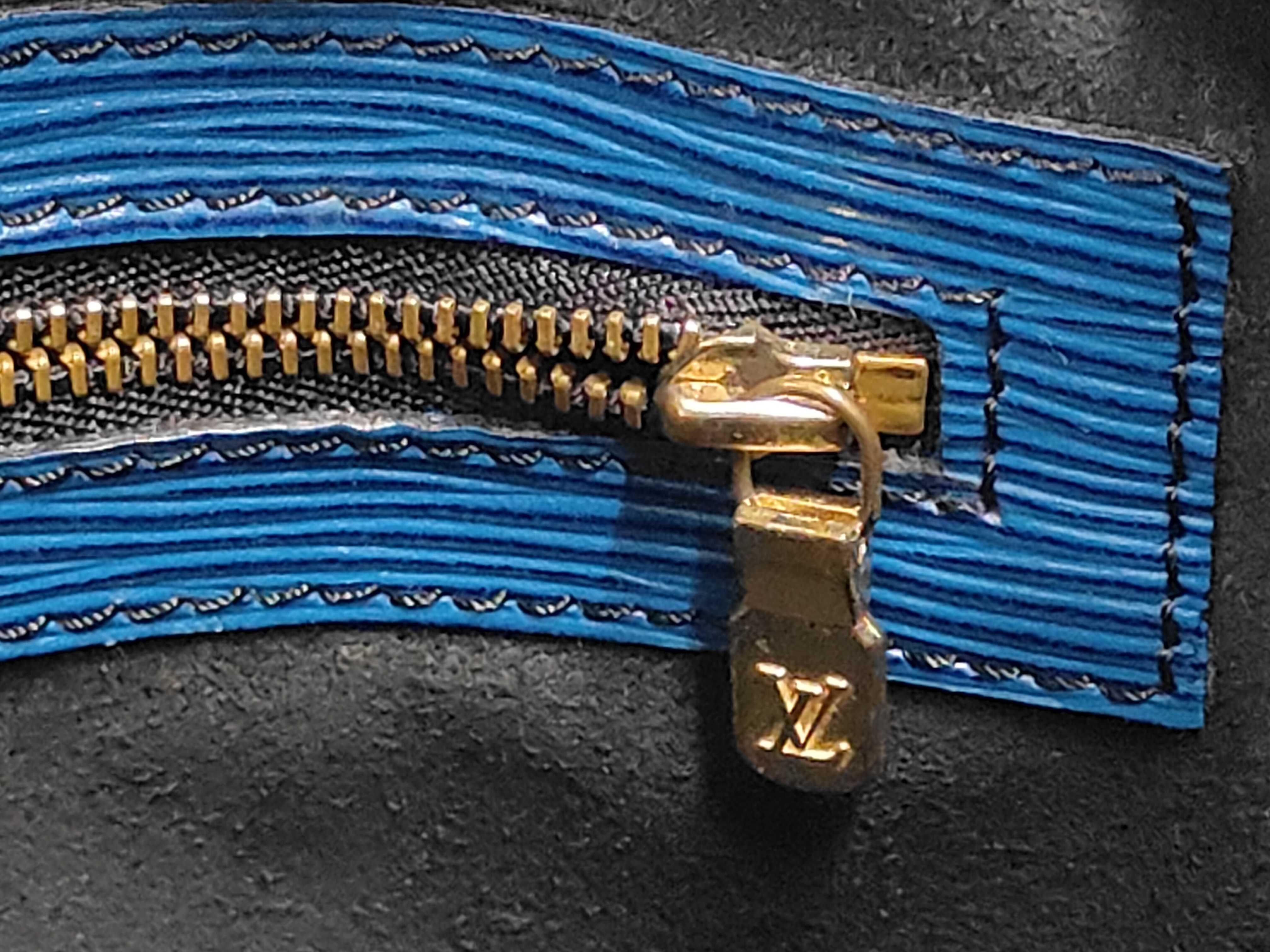 Epi Noé Shoulder Bag — view 10