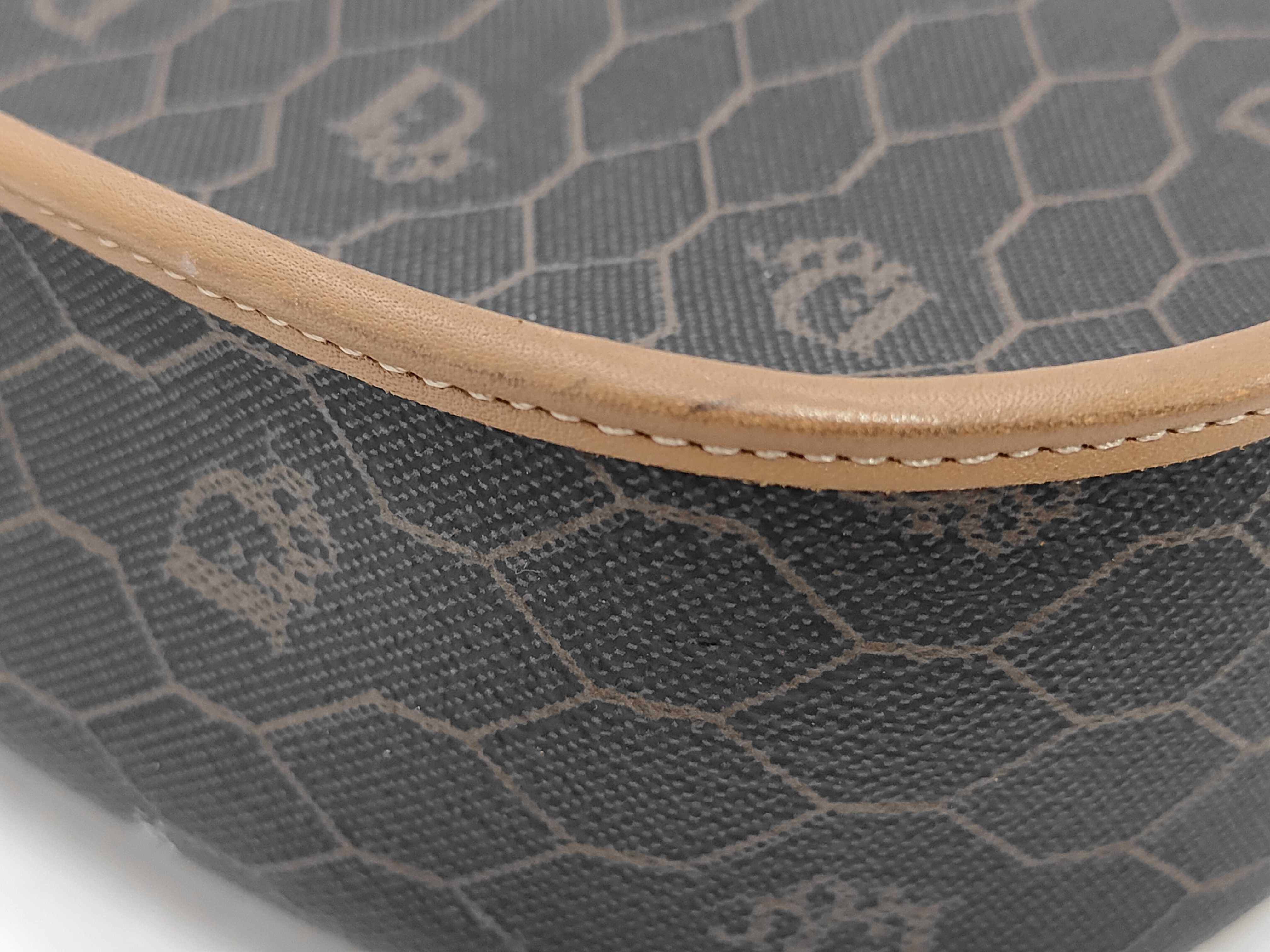Honeycomb Pattern Leather Shoulder Bag — view 5