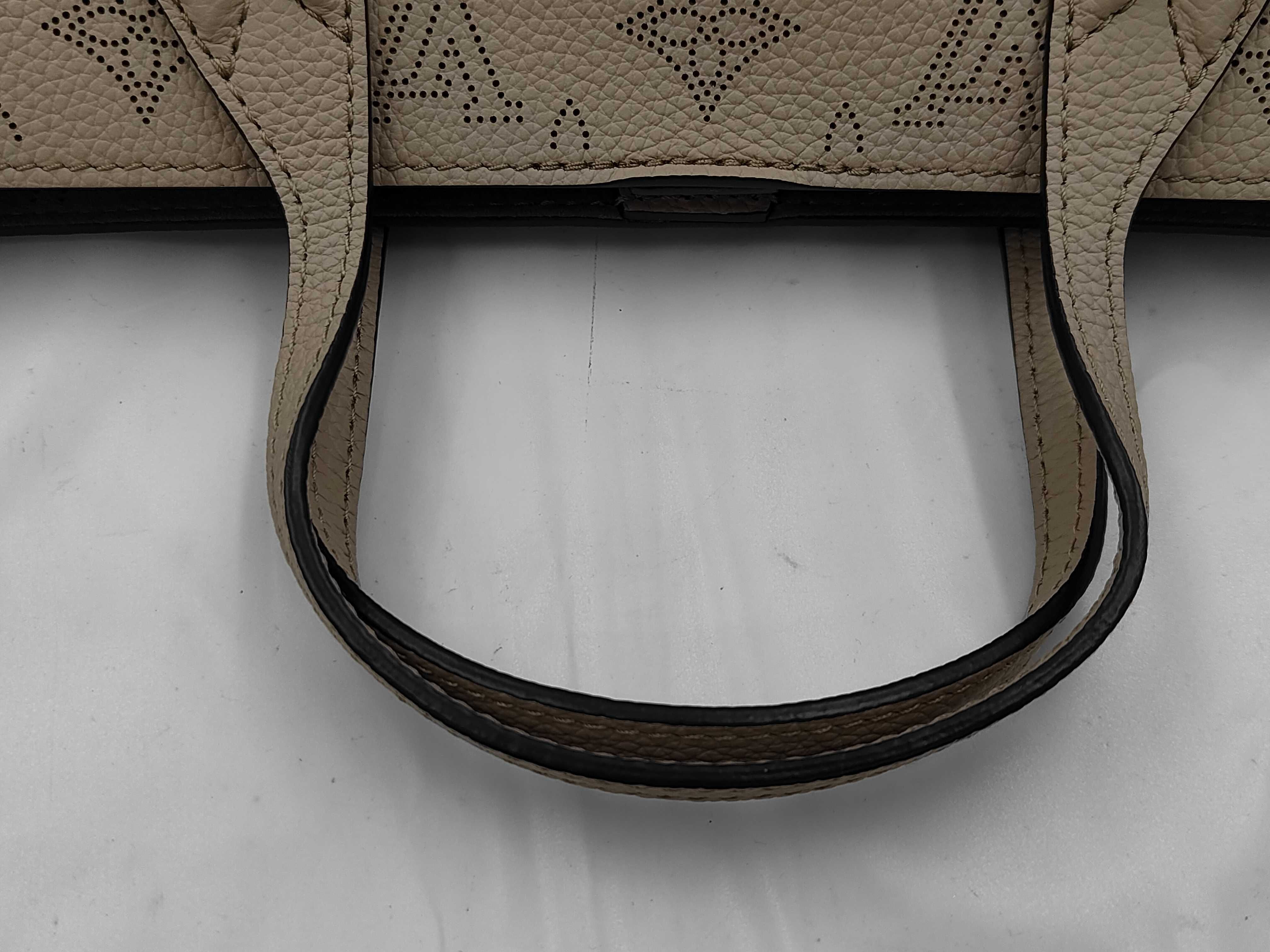 Mahina M21849 Blossom PM Strap Pouch Tote Bag — view 3