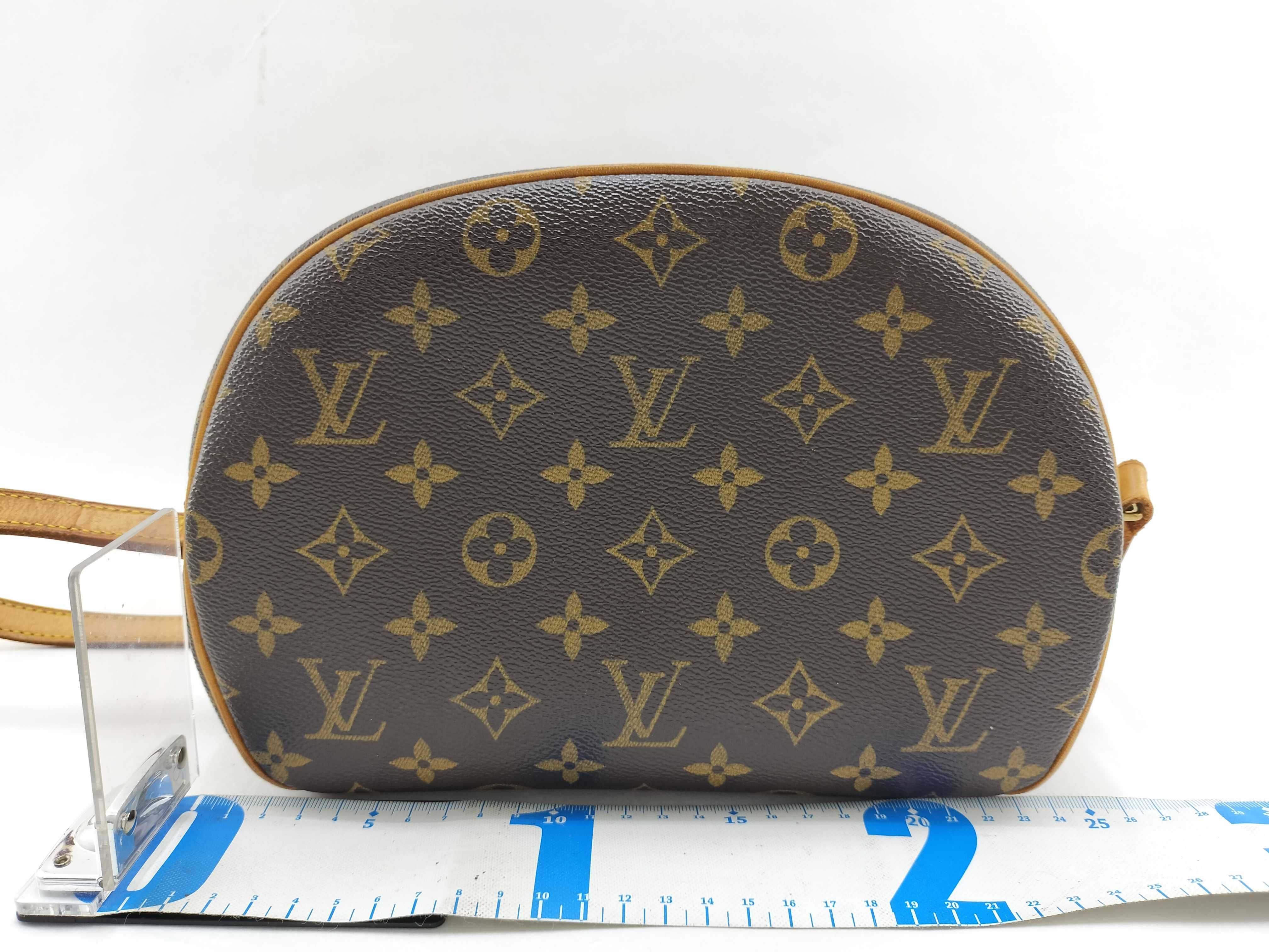 Monogram Blois Shoulder Bag (No Stickiness) — view 2