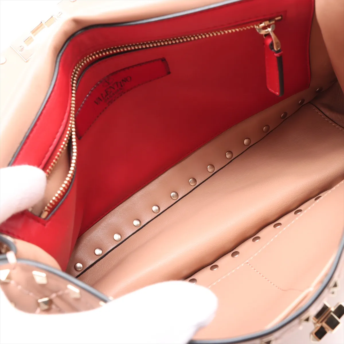 Rockstud Leather 2WAY Shoulder Bag Pink Beige — view 6