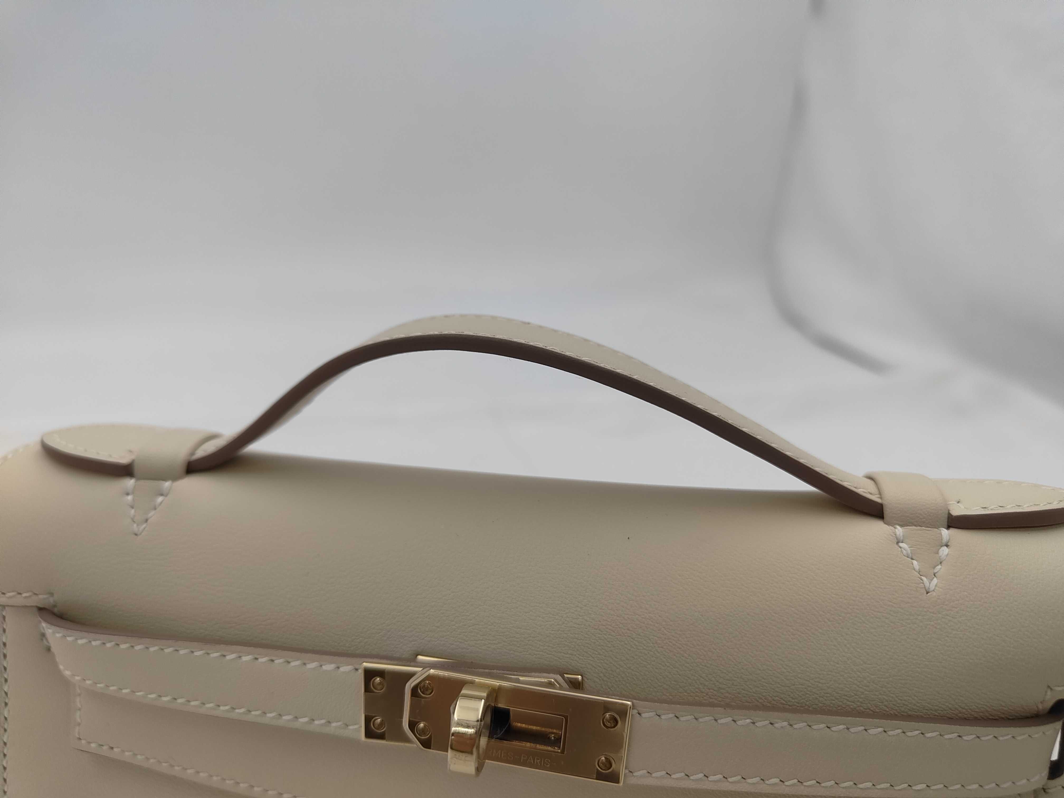 Pochette Kelly Swift Leather Craie Champagne Gold Hardware K Stamp Bag — view 3