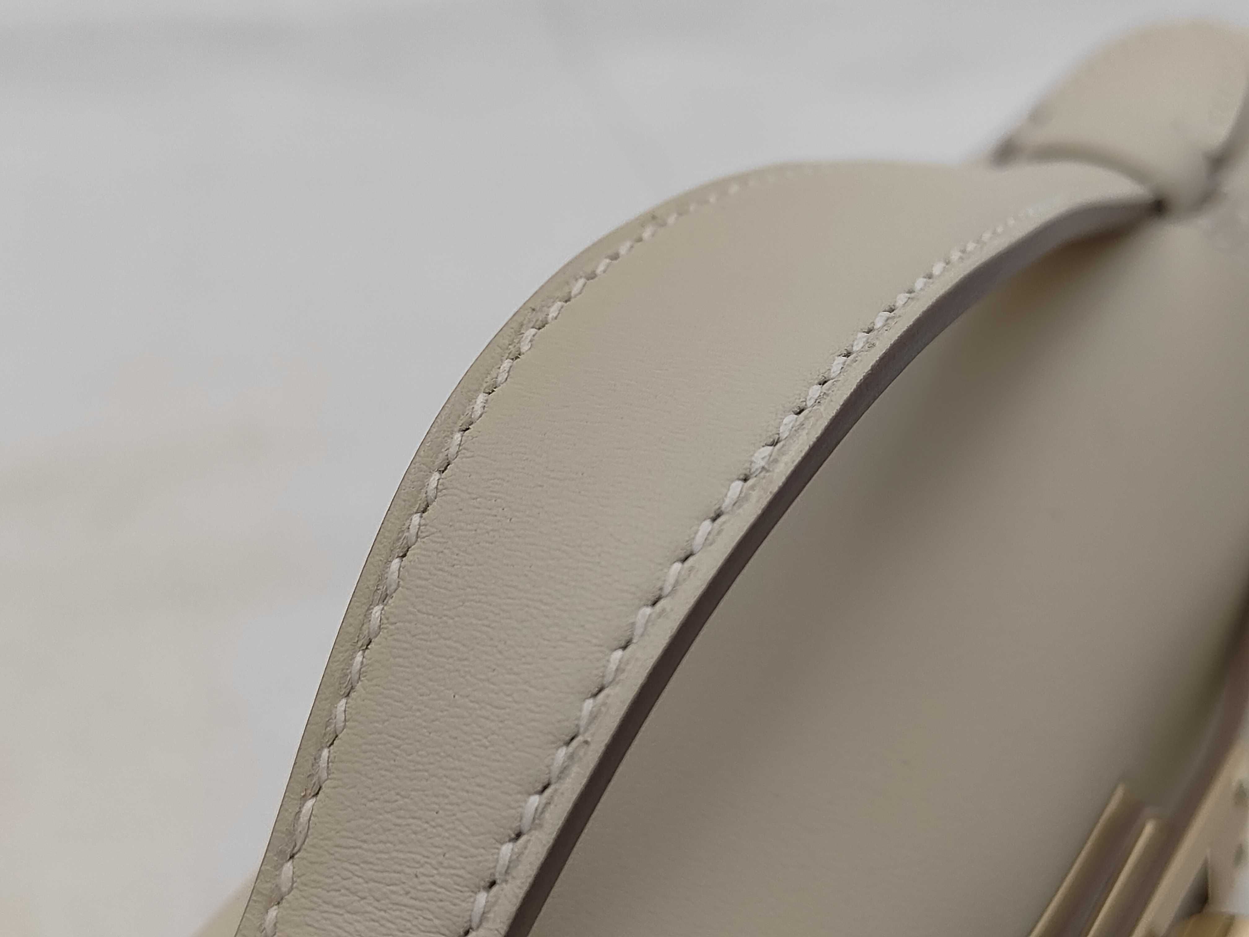 Pochette Kelly Swift Leather Craie Champagne Gold Hardware K Stamp Bag — view 4