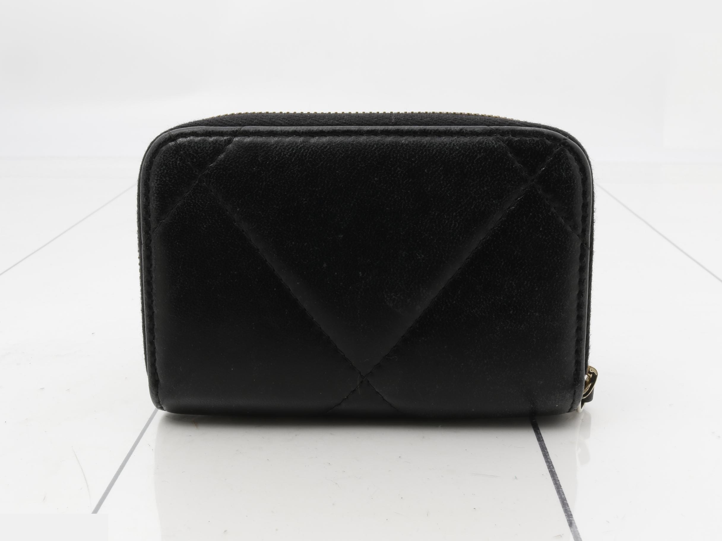 Other lines: Bags and coin cases — view 2