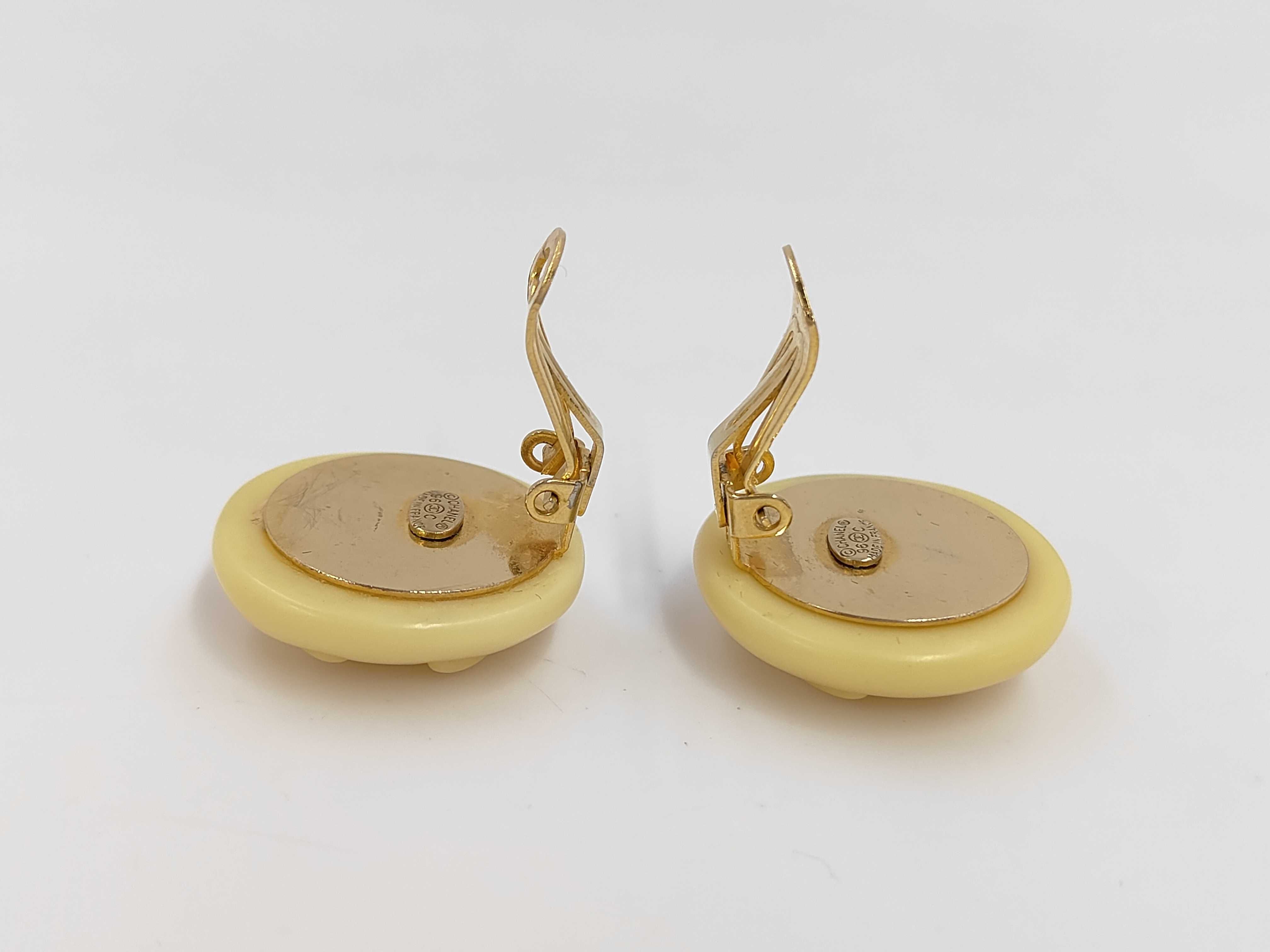 earrings — view 4