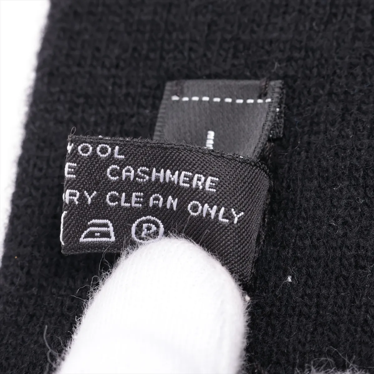 logo 20B scarf, wool x cashmere, black. — view 5