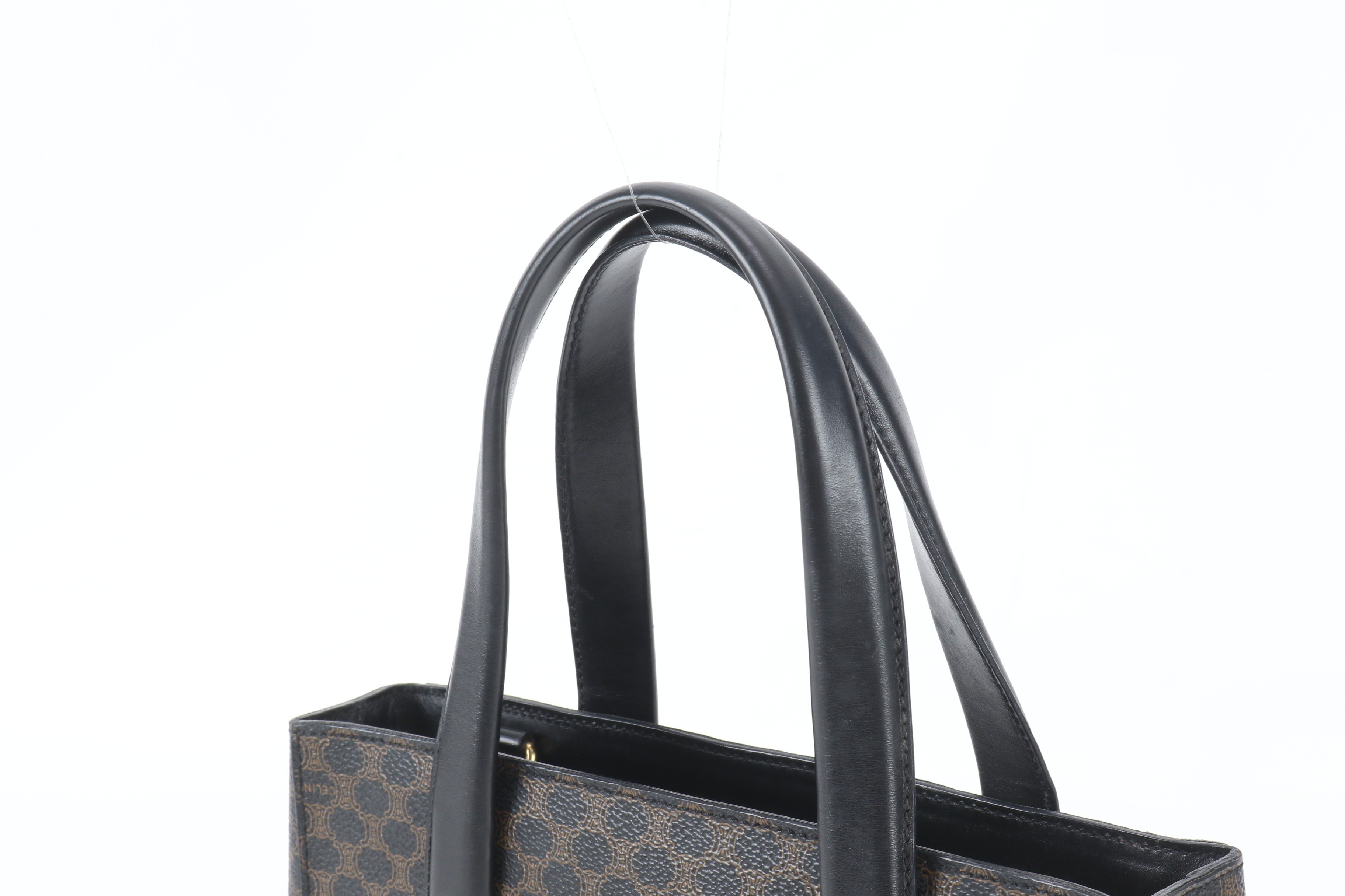 Macadam Triomphe Leather — view 2