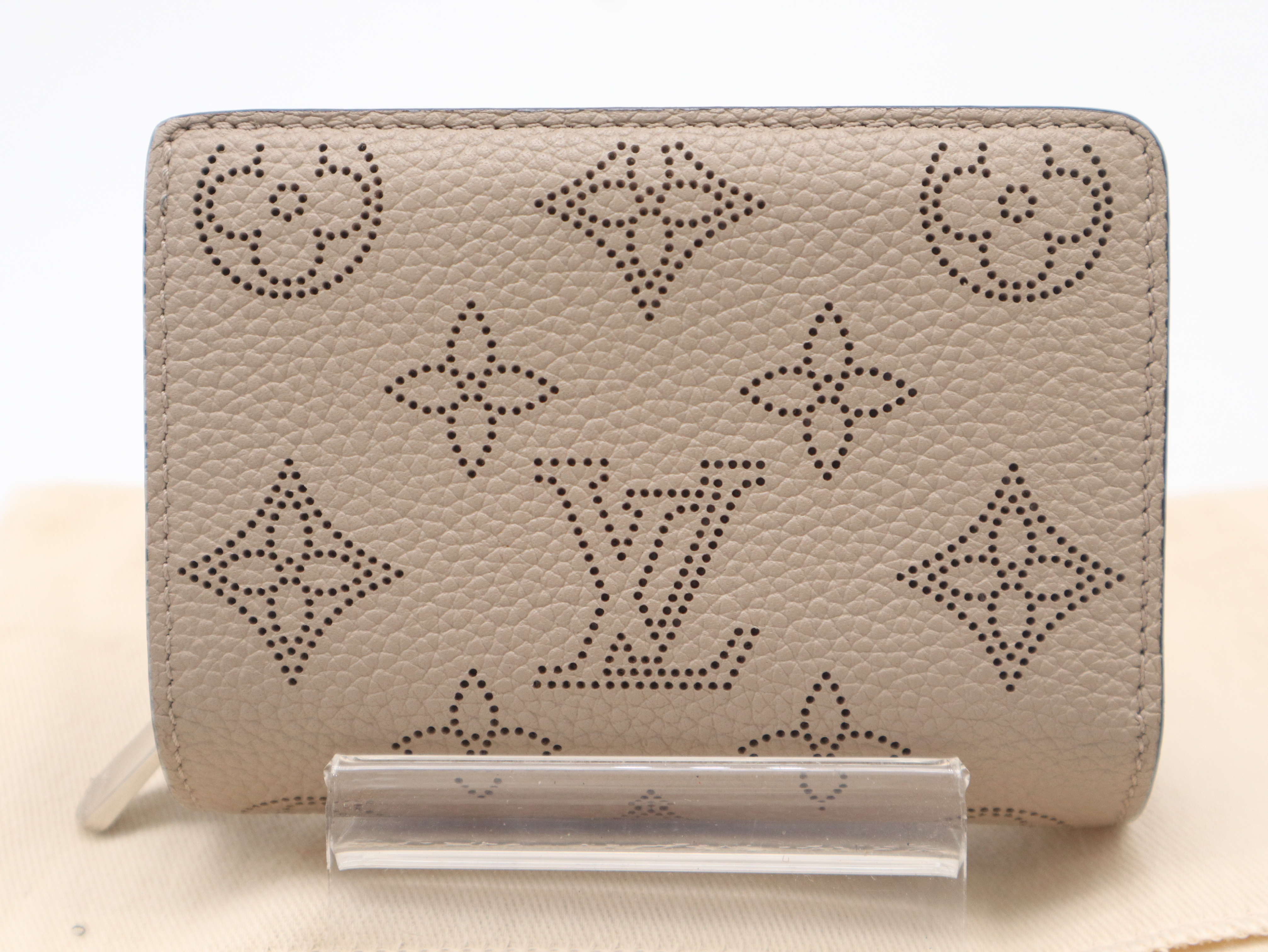 M80817 Mahina Portefeuille Claire Galet Wallet with Dust Bag, RFID ID Tested.