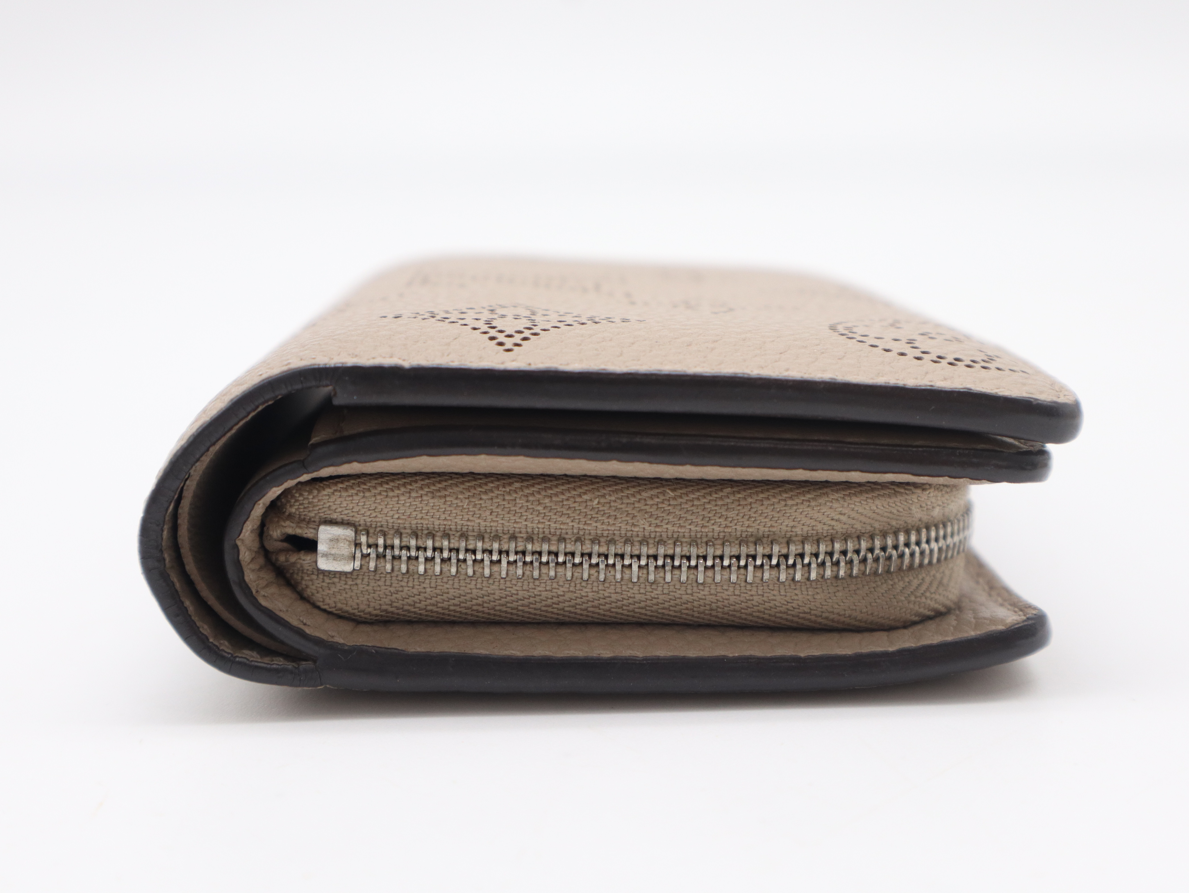 M80817 Mahina Portefeuille Claire Galet Wallet with Dust Bag, RFID ID Tested. — view 5