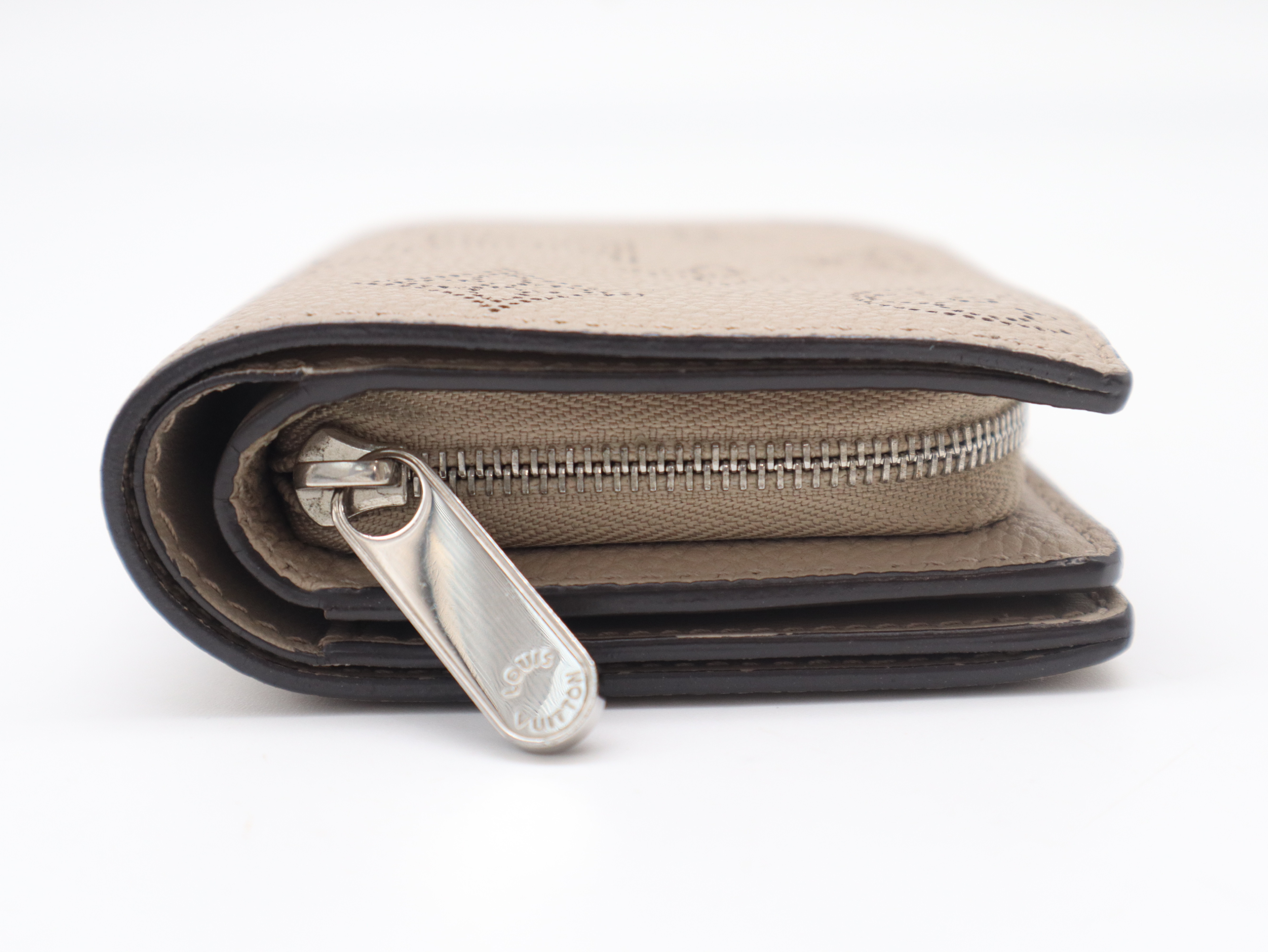 M80817 Mahina Portefeuille Claire Galet Wallet with Dust Bag, RFID ID Tested. — view 6